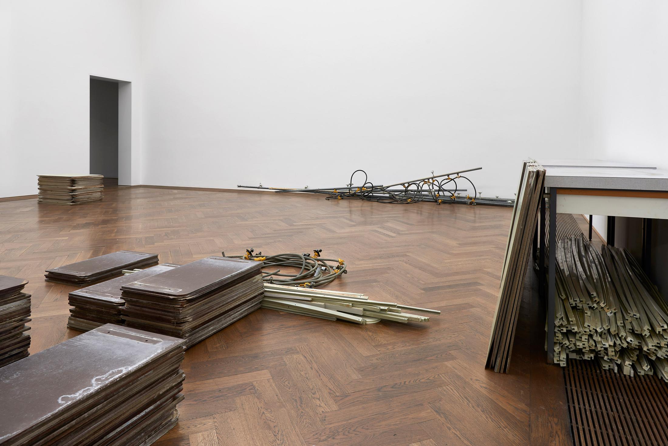 Exhibition View Daniel Turner Solo Show «Three Sites; view on Daniel Turner, NOUN 30:30, 2022» at Kunsthalle Basel, Basel, 2022 / Photo: Philipp Hänger / Courtesy: the artist and Kunsthalle Basel