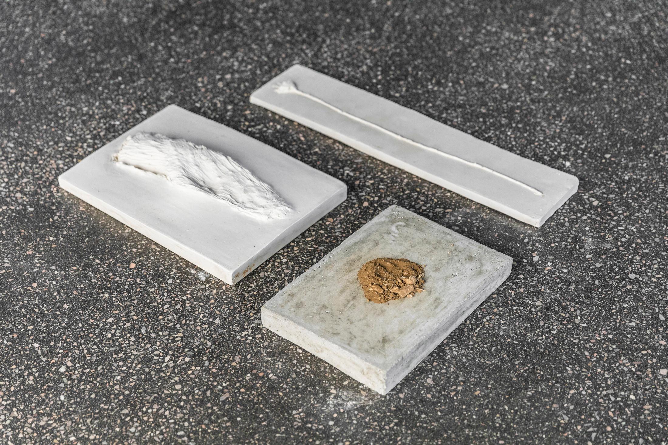 Exhibition View Denise Bertschi and Inas Halabi Groupshow «Forever or in a Hundred Years» at *ALTEFABRIK, Rapperswil-Jona / Photo: Peter Baracchi / Courtesy: the artists