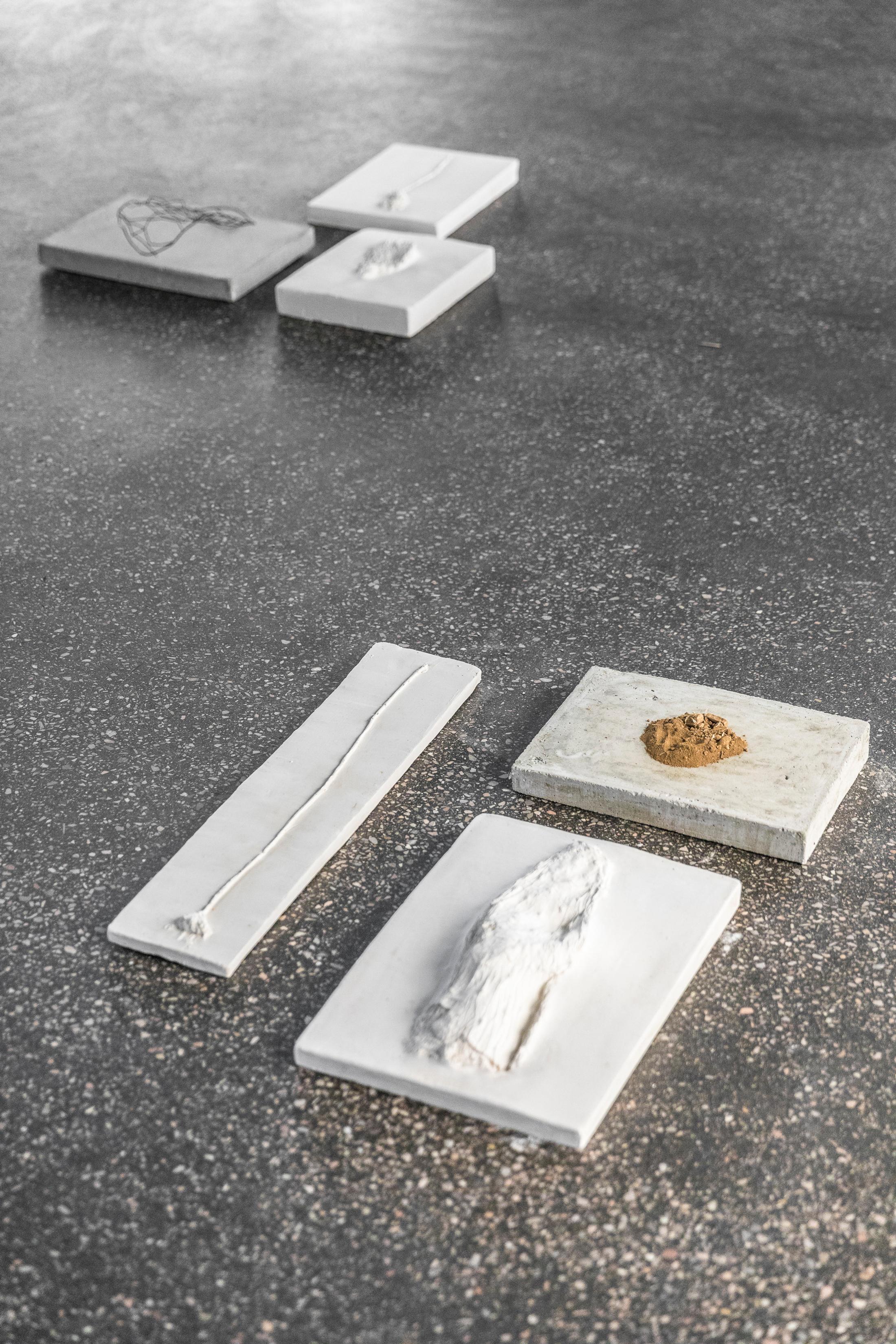 Exhibition View Denise Bertschi and Inas Halabi Groupshow «Forever or in a Hundred Years» at *ALTEFABRIK, Rapperswil-Jona / Photo: Peter Baracchi / Courtesy: the artists