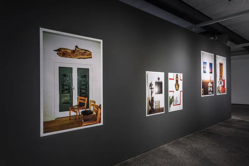 Exhibition View Denise Bertschi and Inas Halabi Groupshow «Forever or in a Hundred Years» at *ALTEFABRIK, Rapperswil-Jona / Photo: Peter Baracchi / Courtesy: the artists