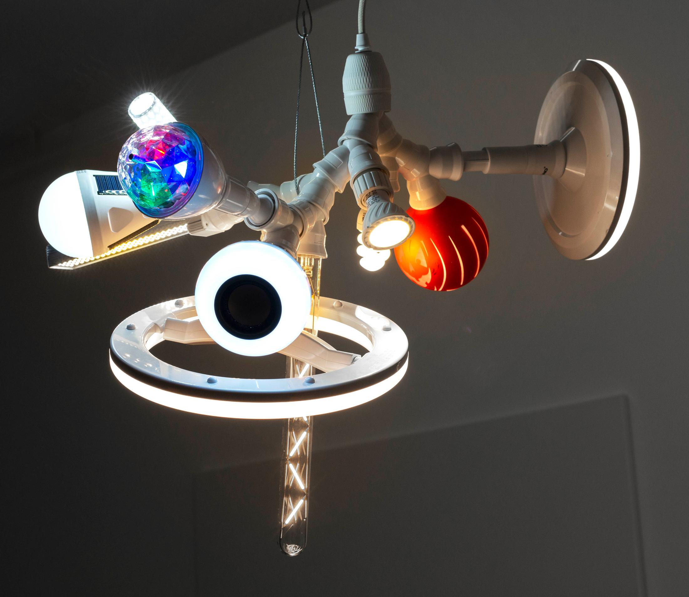 Exhibition View Groupshow «Die Läden sind geschlossen; view on Kaspar Müller, Untitled, 2019» at Weiss Falk, Basel, 2019 / Photo: Flavio Karrer / Courtesy: Courtesy: Weiss Falk and the Artists; Jenny's, Los Angeles; Karin Guenther, Hamburg; Project Native Informant, London; Sandy Brown, Berlin; Soft Opening, London; What Pipeline, Detroit