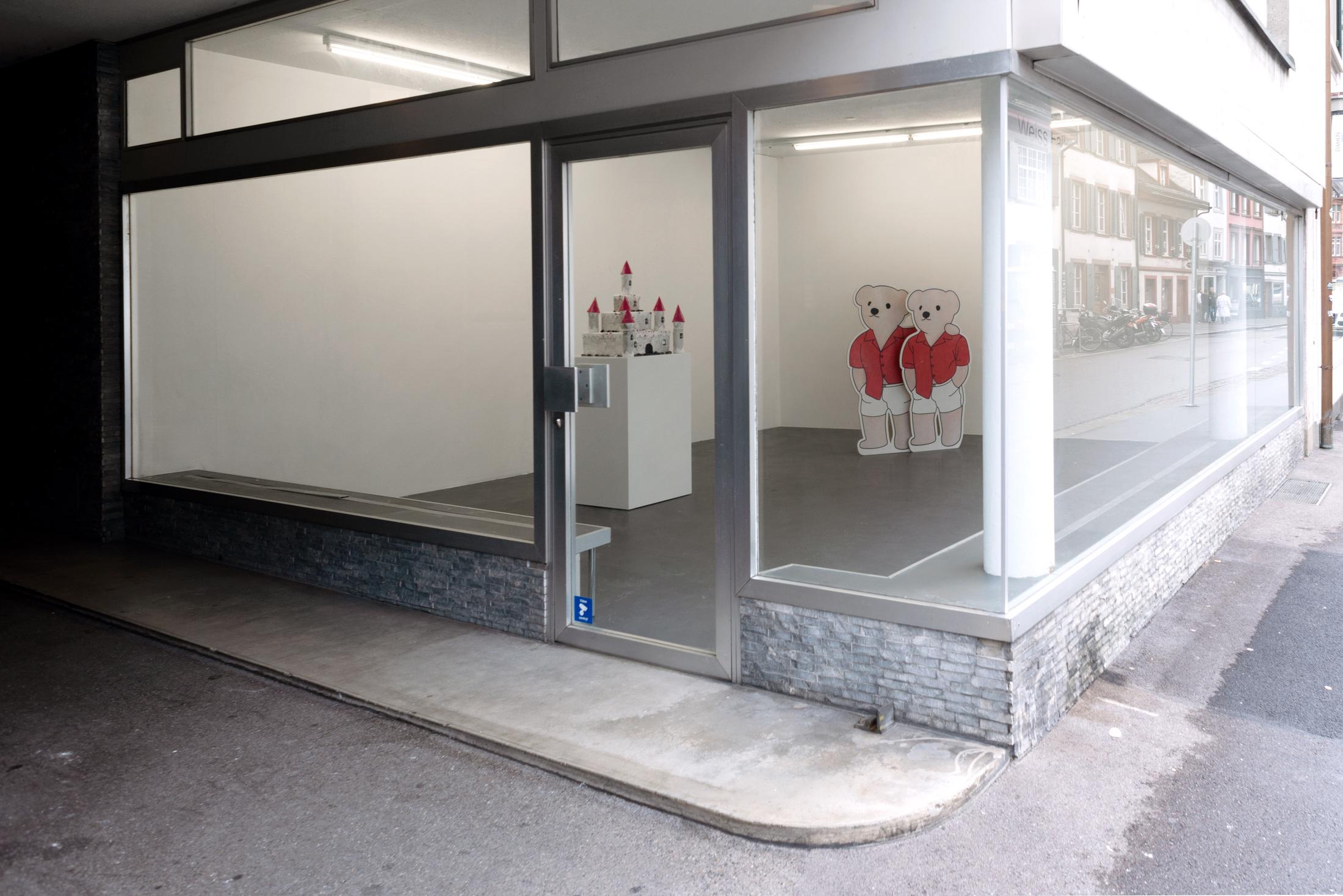 Exhibition View Groupshow «Die Läden sind geschlossen» at Weiss Falk, Basel, 2019 / Photo: Flavio Karrer / Courtesy: Courtesy: Weiss Falk and the Artists; Jenny's, Los Angeles; Karin Guenther, Hamburg; Project Native Informant, London; Sandy Brown, Berlin; Soft Opening, London; What Pipeline, Detroit