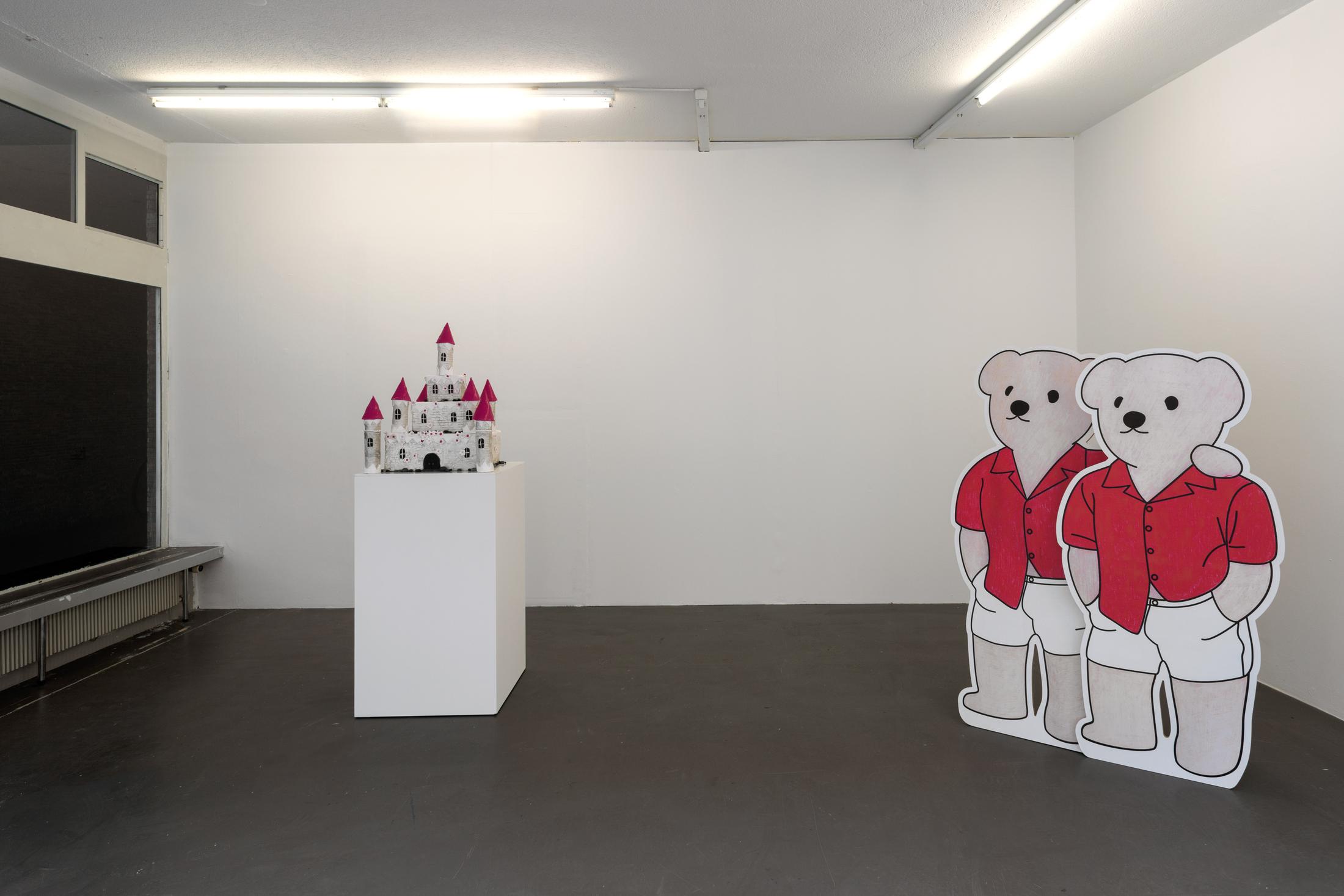 Exhibition View Groupshow «Die Läden sind geschlossen» at Weiss Falk, Basel, 2019 / Photo: Flavio Karrer / Courtesy: Courtesy: Weiss Falk and the Artists; Jenny's, Los Angeles; Karin Guenther, Hamburg; Project Native Informant, London; Sandy Brown, Berlin; Soft Opening, London; What Pipeline, Detroit