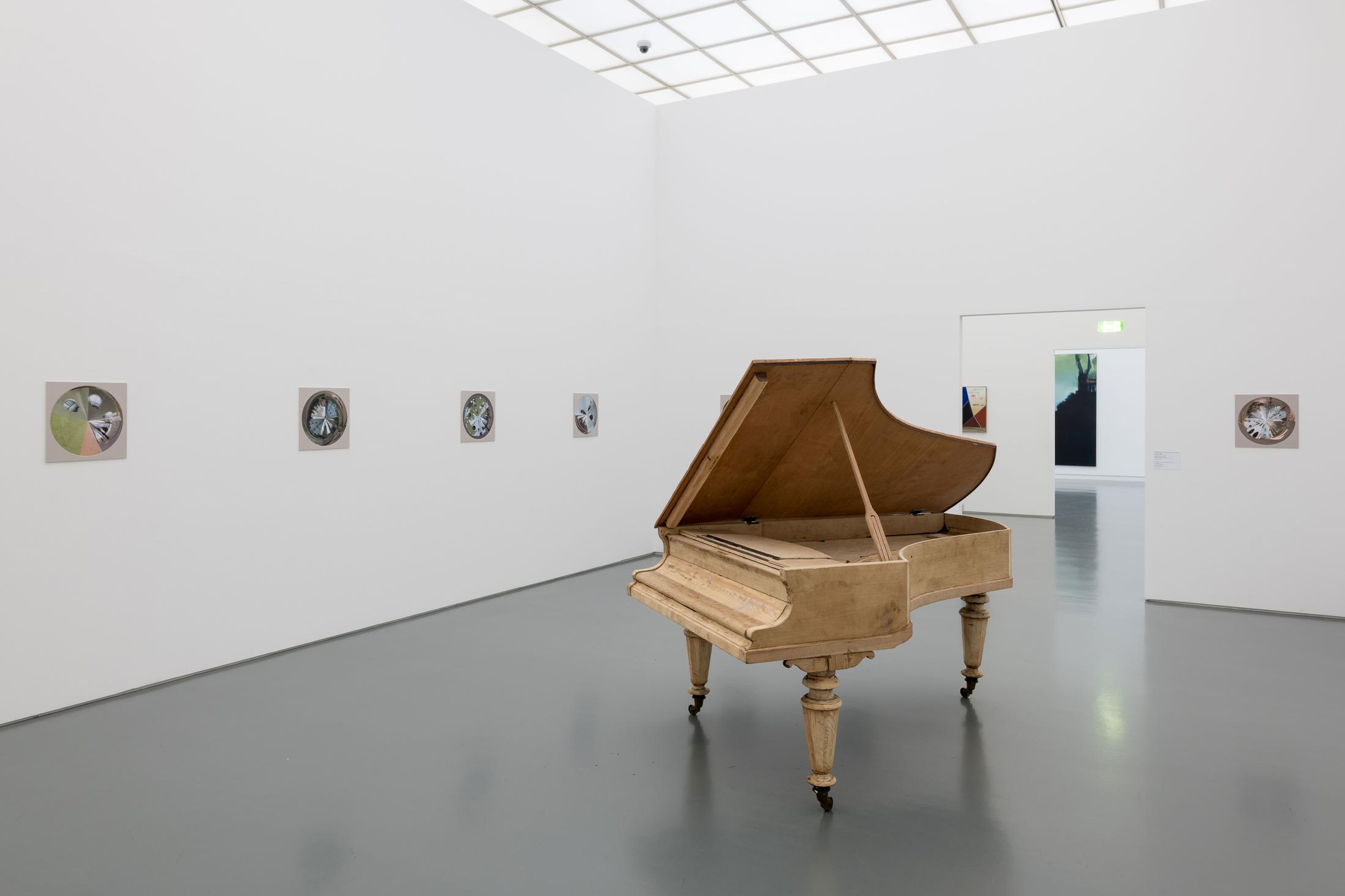 Exhibition View Dominic Michel Soloshow at Aargauer Kunsthaus, Aarau, 2020 / Photo: Ullmann Photography / Courtesy: the artist and Aargauer Kunsthaus