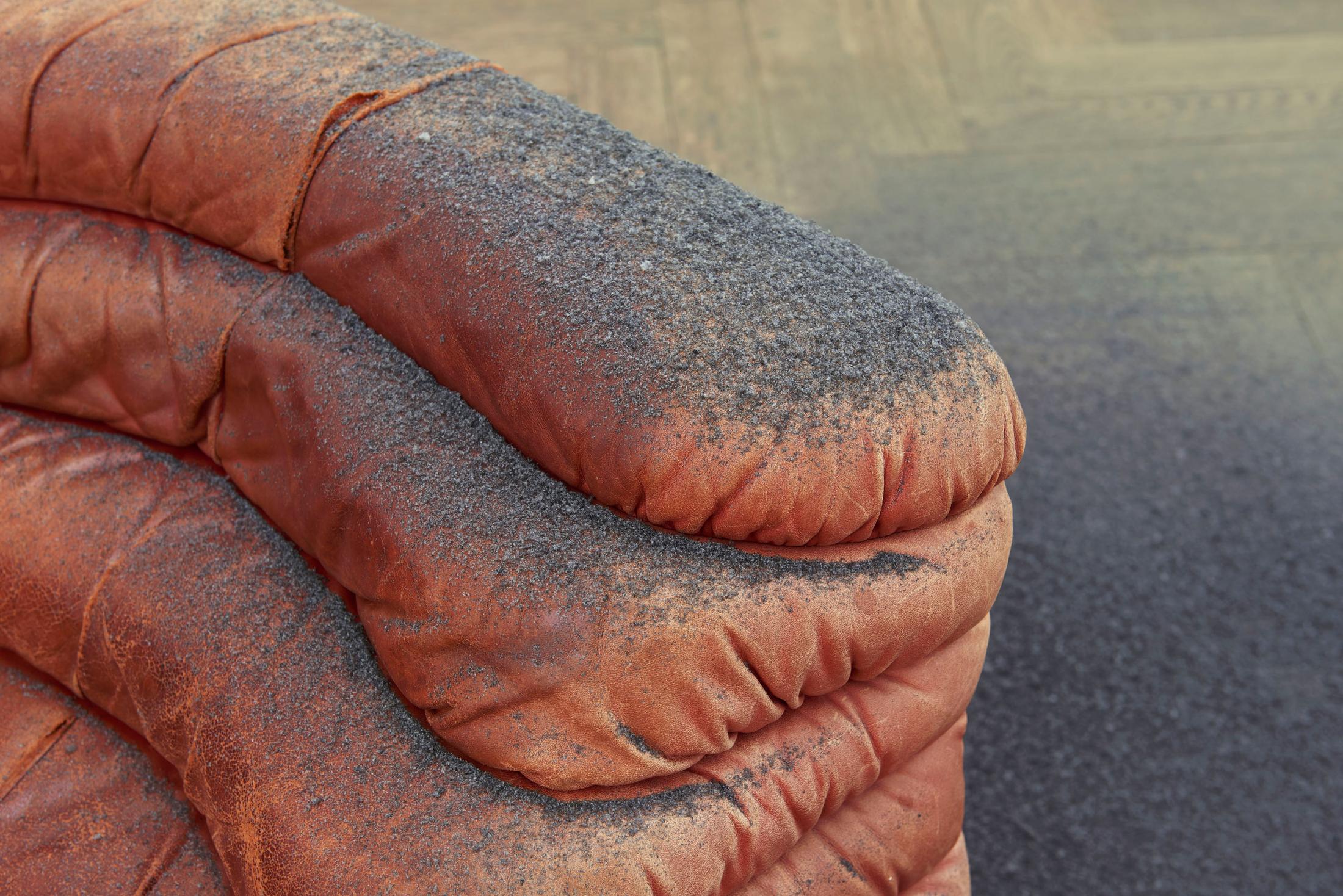 Exhibition View Dora Budor Soloshow «I am Gong» at Kunsthalle Basel / Photo: Philipp Hänger / Courtesy: the artist