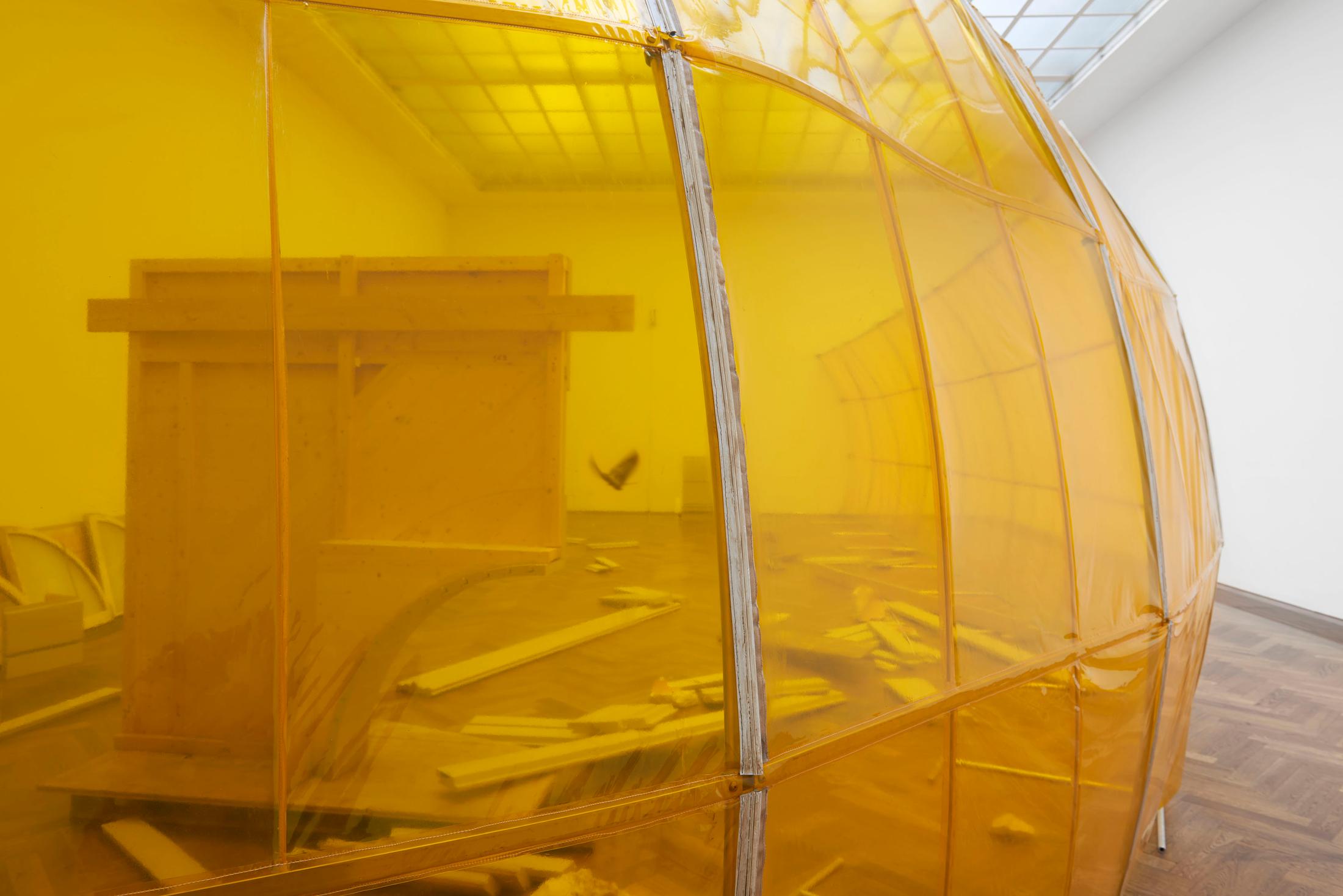 Exhibition View Dora Budor Soloshow «I am Gong» at Kunsthalle Basel / Photo: Philipp Hänger / Courtesy: the artist