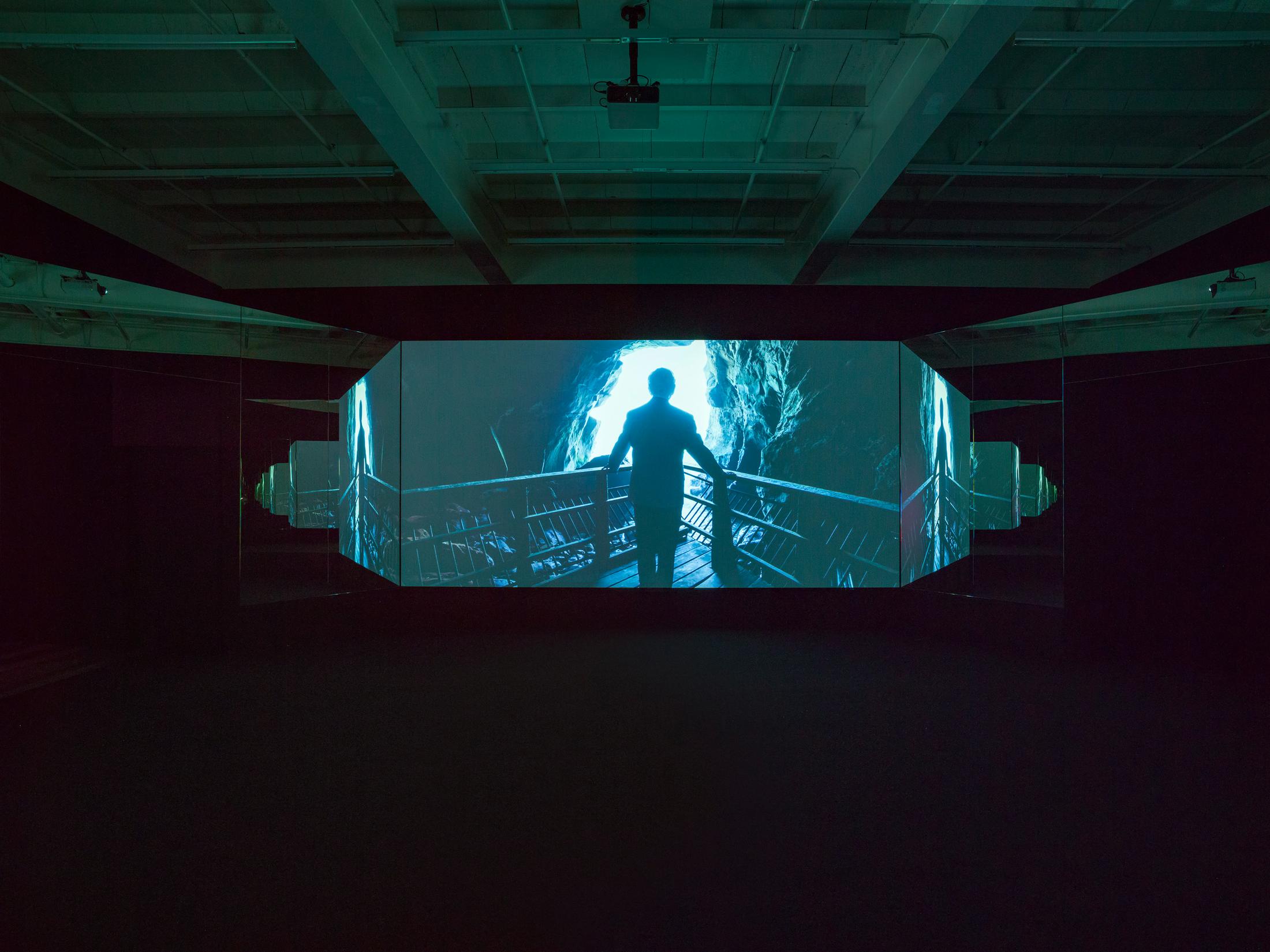 Exhibition View Doug Aitken at Galerie Eva Presenhuber / © Doug Aitken / Courtesy Galerie Eva Presenhuber, Zurich / New York / Photo: Stefan Altenburger Photography, Zurich