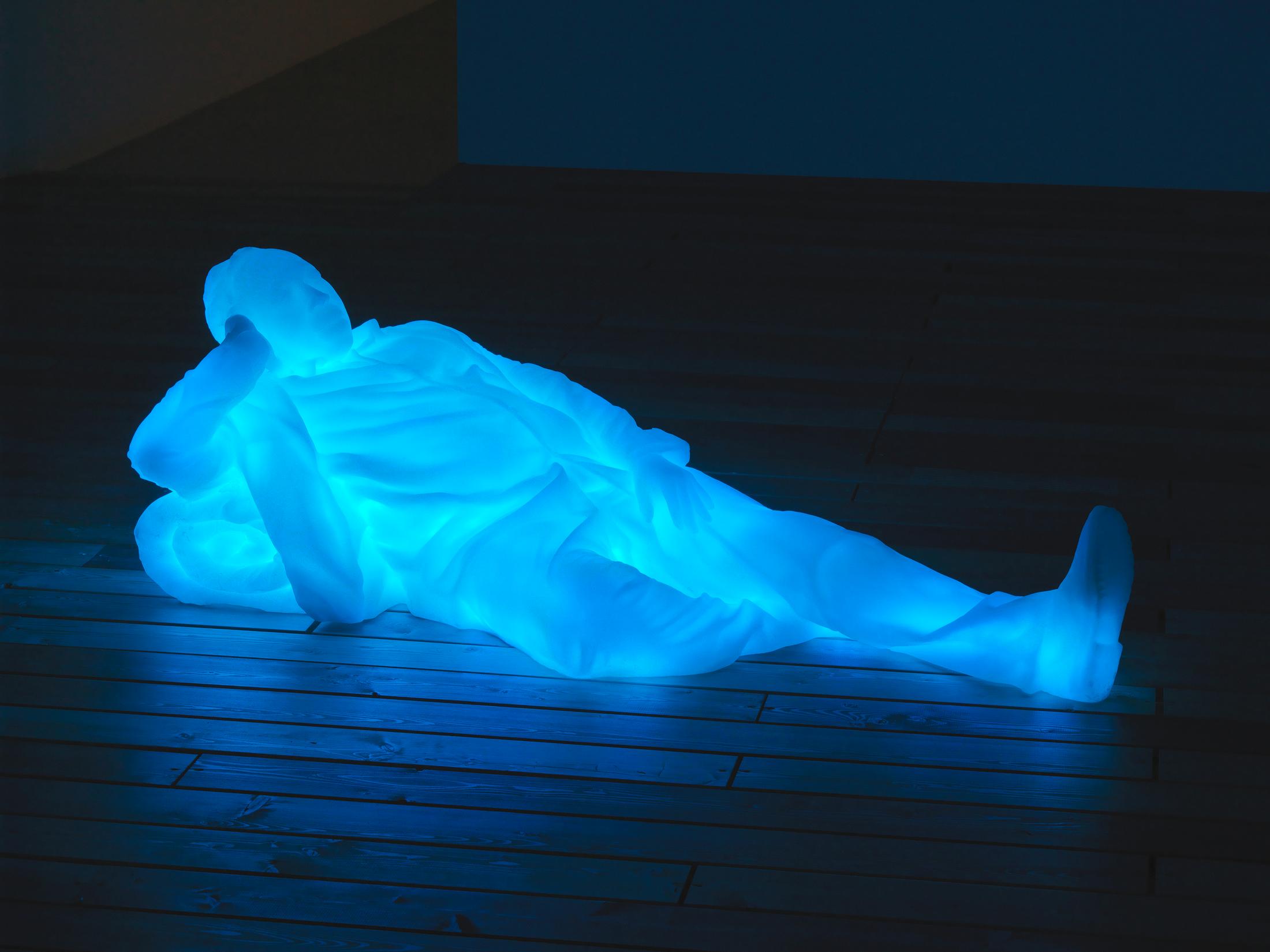 Exhibition View Doug Aitken at Galerie Eva Presenhuber / © Doug Aitken / Courtesy Galerie Eva Presenhuber, Zurich / New York / Photo: Stefan Altenburger Photography, Zurich