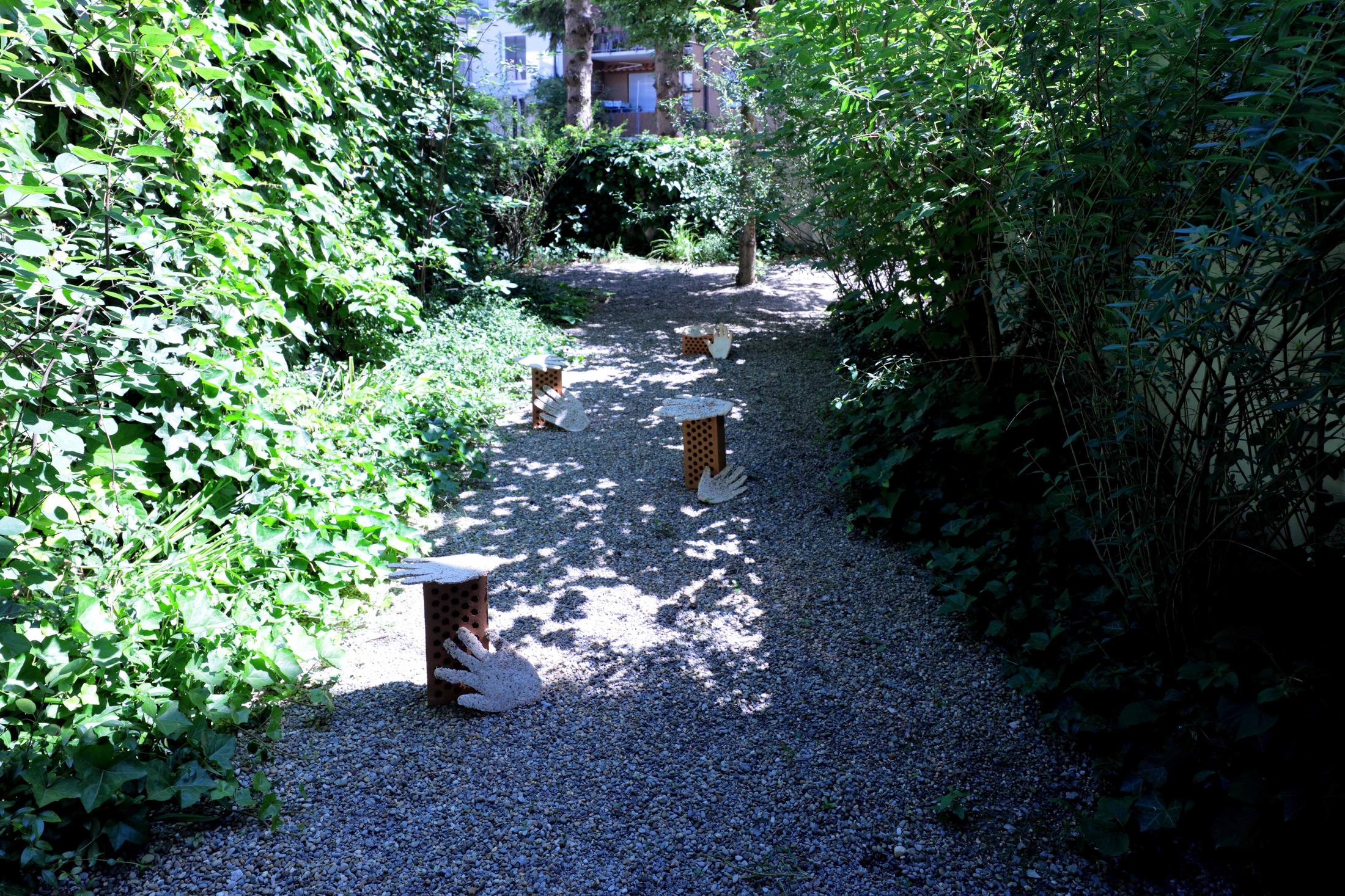 Exhibition view, EARTHBOUND, (view on Sergio Rojas Chaves, Hands that feed, 2022), Windhager von Kaenel, Zurich, 2022 / Photo: WvK / Courtesy: the artists and Windhager von Kaenel