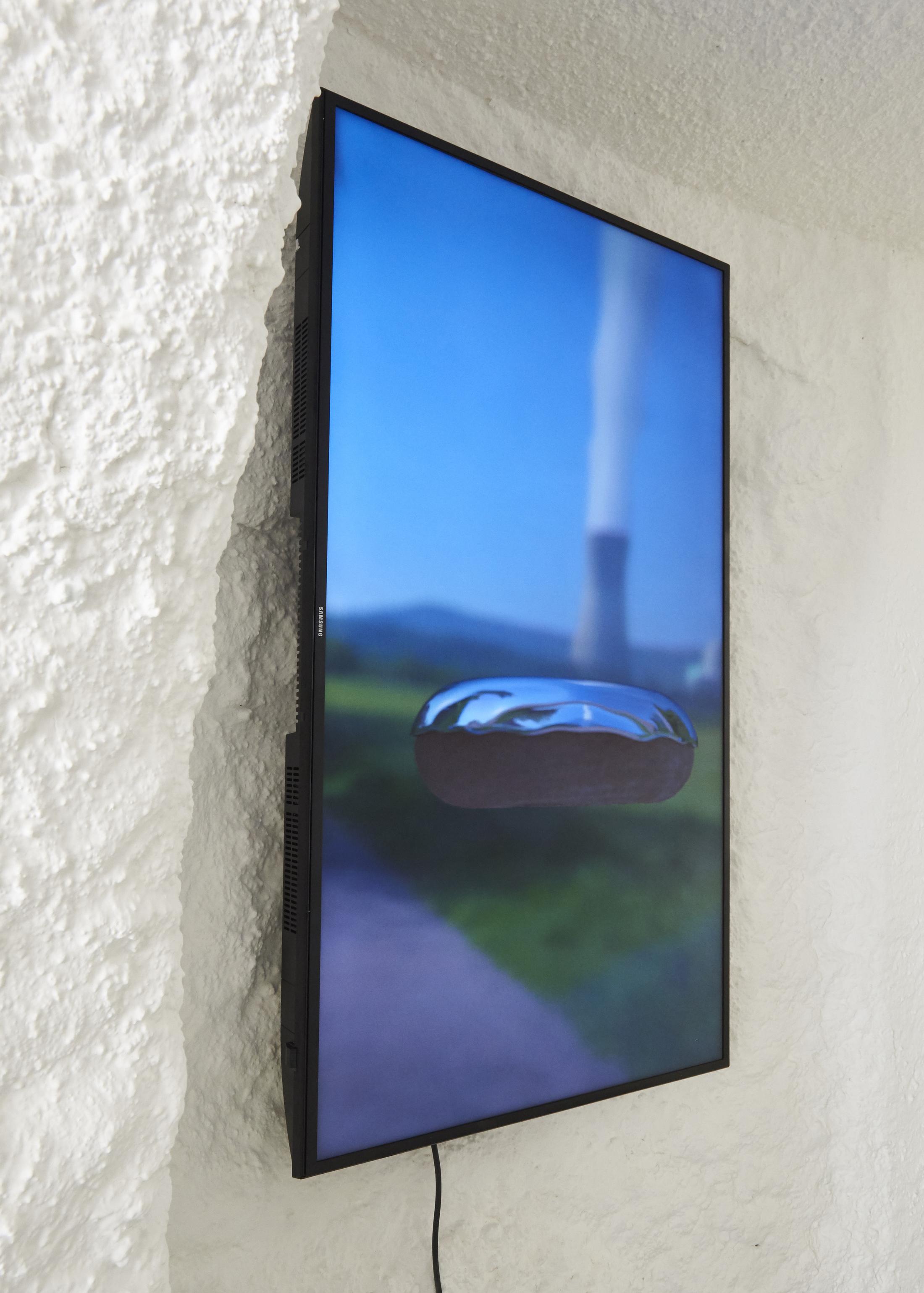 Exhibition View Groupshow «Either it is raining or it is not (at a particular space and time) ; view on Philip Ortelli, Doomsday Doughnut, 2018» at WallRiss, Fribourg, 2019 / Photo: Guillaume Baeriswyl