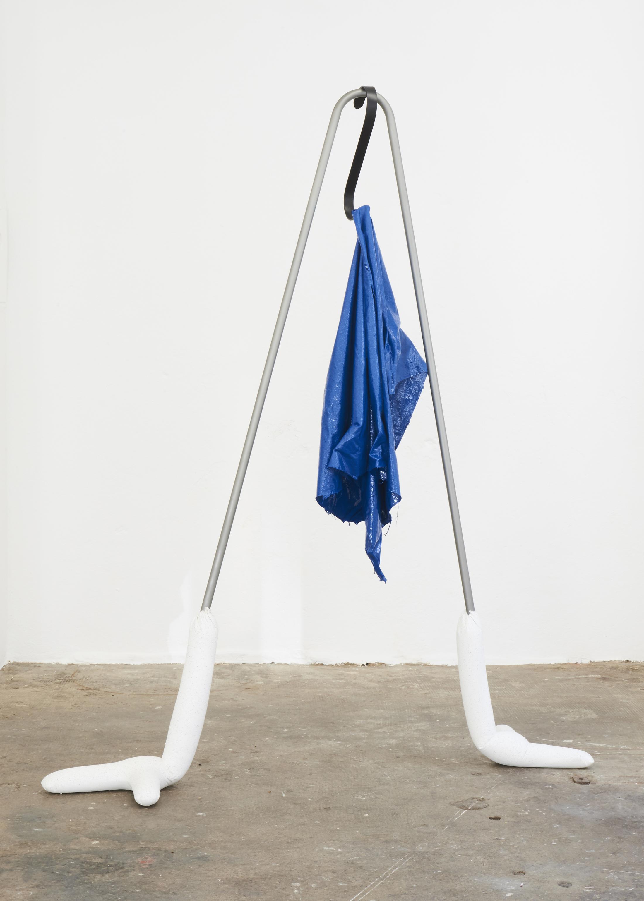 Exhibition View Groupshow «Either it is raining or it is not (at a particular space and time) ; view on Christopher Füllemann, Deep zip blue, 2017» at WallRiss, Fribourg, 2019 / Photo: Guillaume Baeriswyl