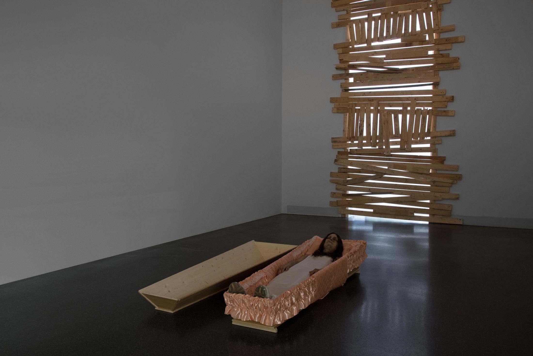 Exhibition View Eliza Douglas / Puppies Puppies (Jade Kuriki Olivo) Groupshow (view on Puppies Puppies, Coffin (Sculpture & Performance), 2019) at Galerie Francesca Pia, Zurich, 2019 / Courtesy: the artists and Galerie Francesca Pia