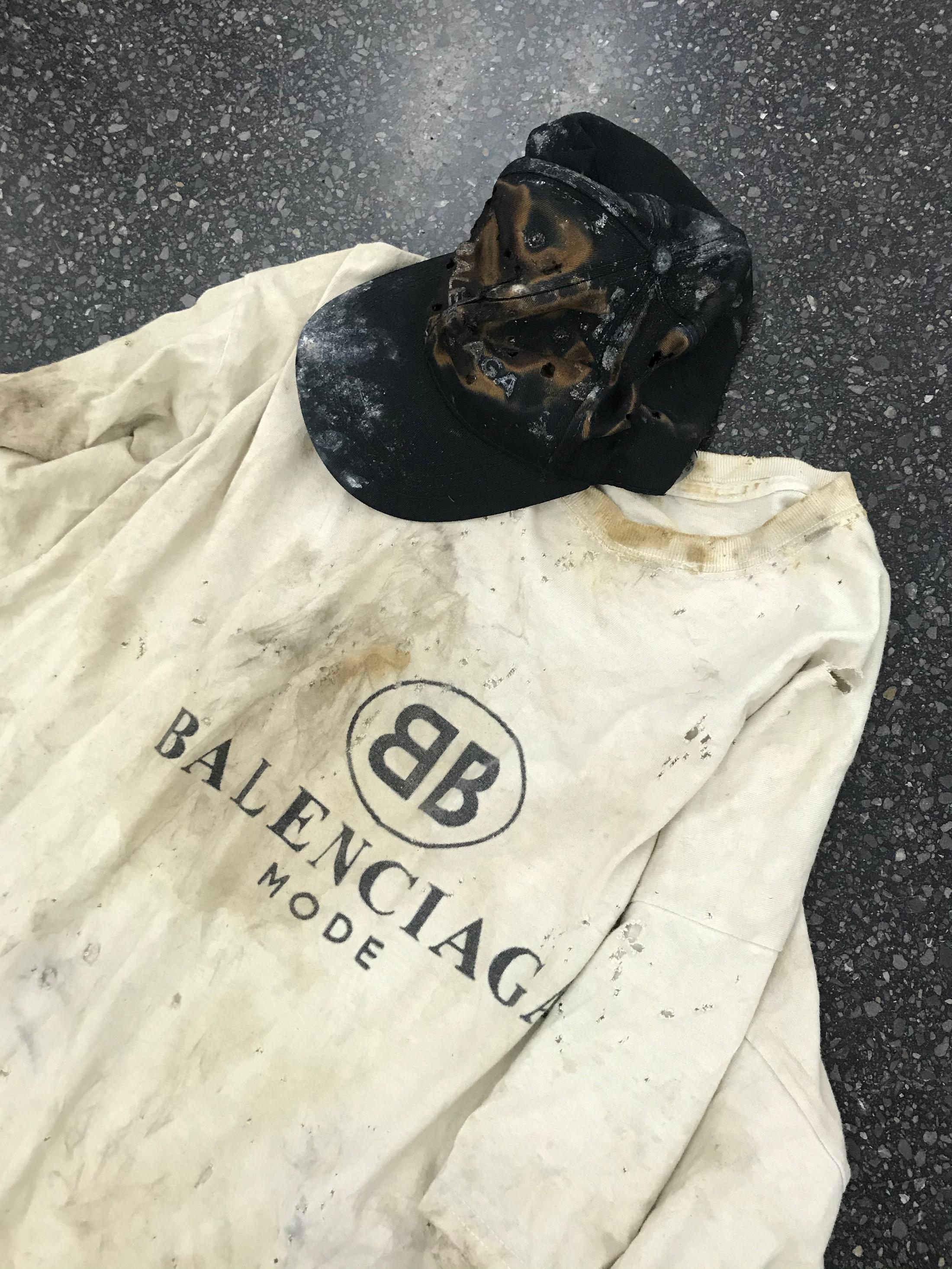 Exhibition View Eliza Douglas / Puppies Puppies (Jade Kuriki Olivo) Groupshow (view on Eliza Douglas, Apocalypse Apparel, 2019, detail) at Galerie Francesca Pia, Zurich, 2019 / Courtesy: the artists and Galerie Francesca Pia