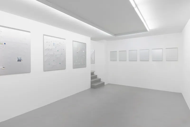 Exhibition View Elza Sile Solo Show «kitten in a fridge» at GALERIE PHILIPPZOLLINGER, Zurich, 2021 / Photo: Conradin Frei / Courtesy: the artist and GALERIE PHILIPPZOLLINGER