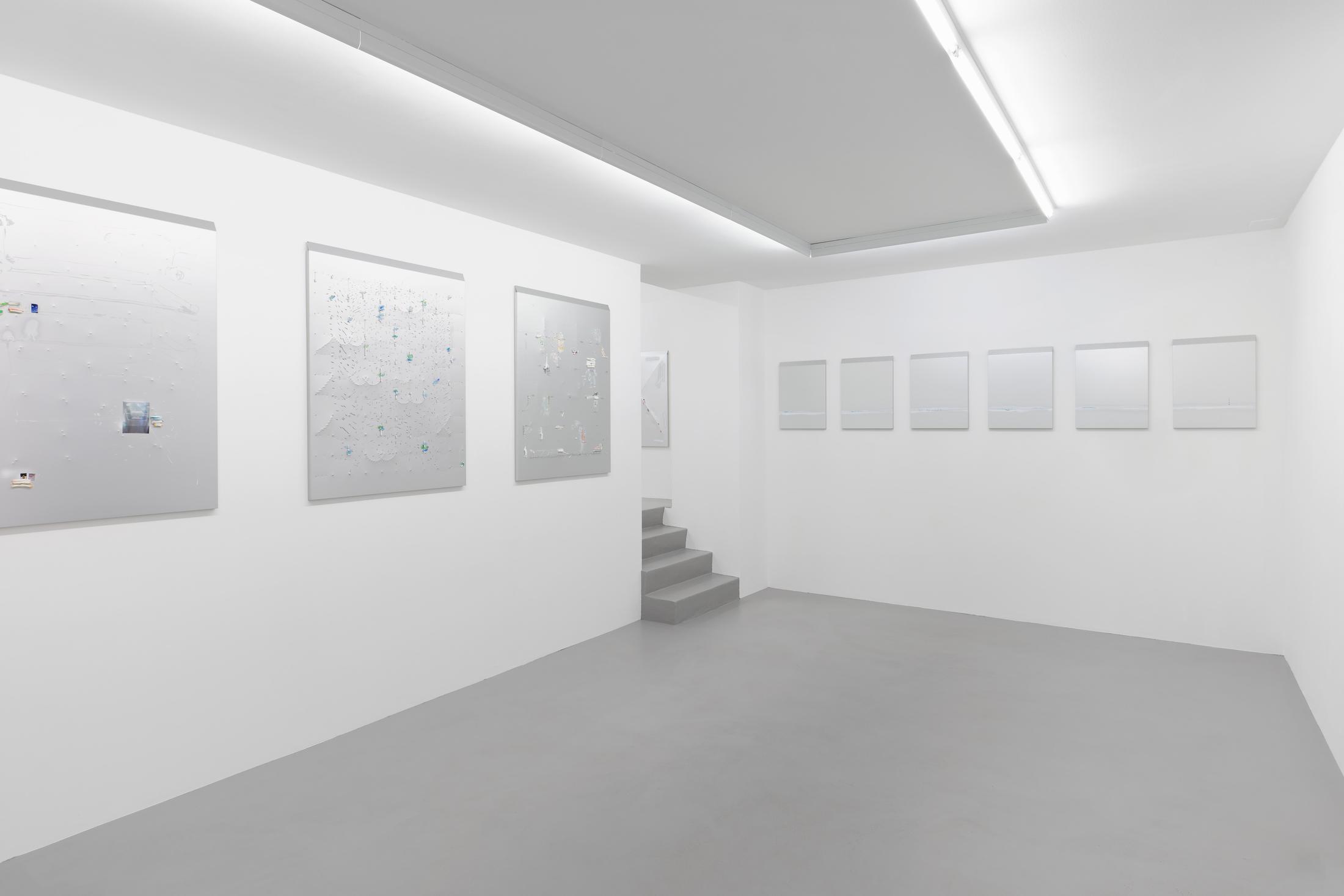 Exhibition View Elza Sile Solo Show «kitten in a fridge» at GALERIE PHILIPPZOLLINGER, Zurich, 2021 / Photo: Conradin Frei / Courtesy: the artist and GALERIE PHILIPPZOLLINGER