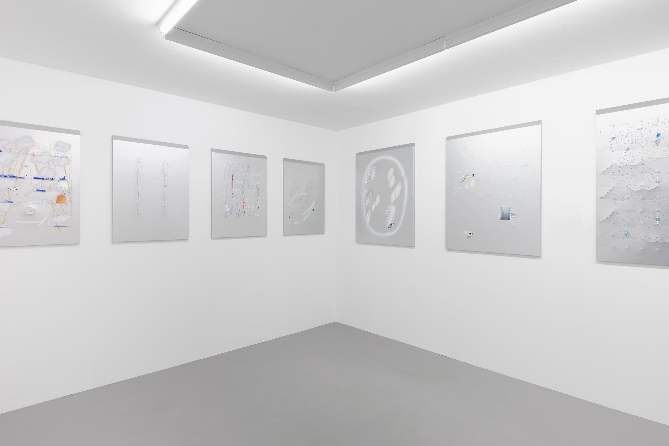 Exhibition View Elza Sile Solo Show «kitten in a fridge» at GALERIE PHILIPPZOLLINGER, Zurich, 2021 / Photo: Conradin Frei / Courtesy: the artist and GALERIE PHILIPPZOLLINGER