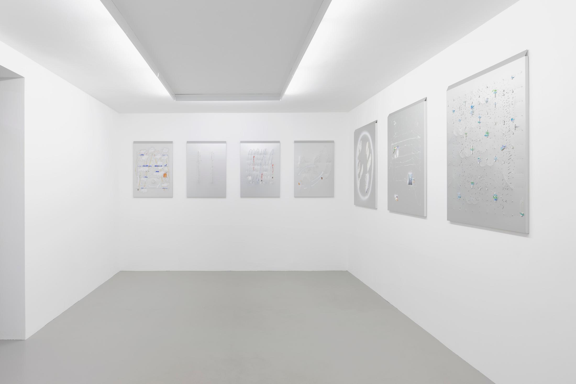 Exhibition View Elza Sile Solo Show «kitten in a fridge» at GALERIE PHILIPPZOLLINGER, Zurich, 2021 / Photo: Conradin Frei / Courtesy: the artist and GALERIE PHILIPPZOLLINGER