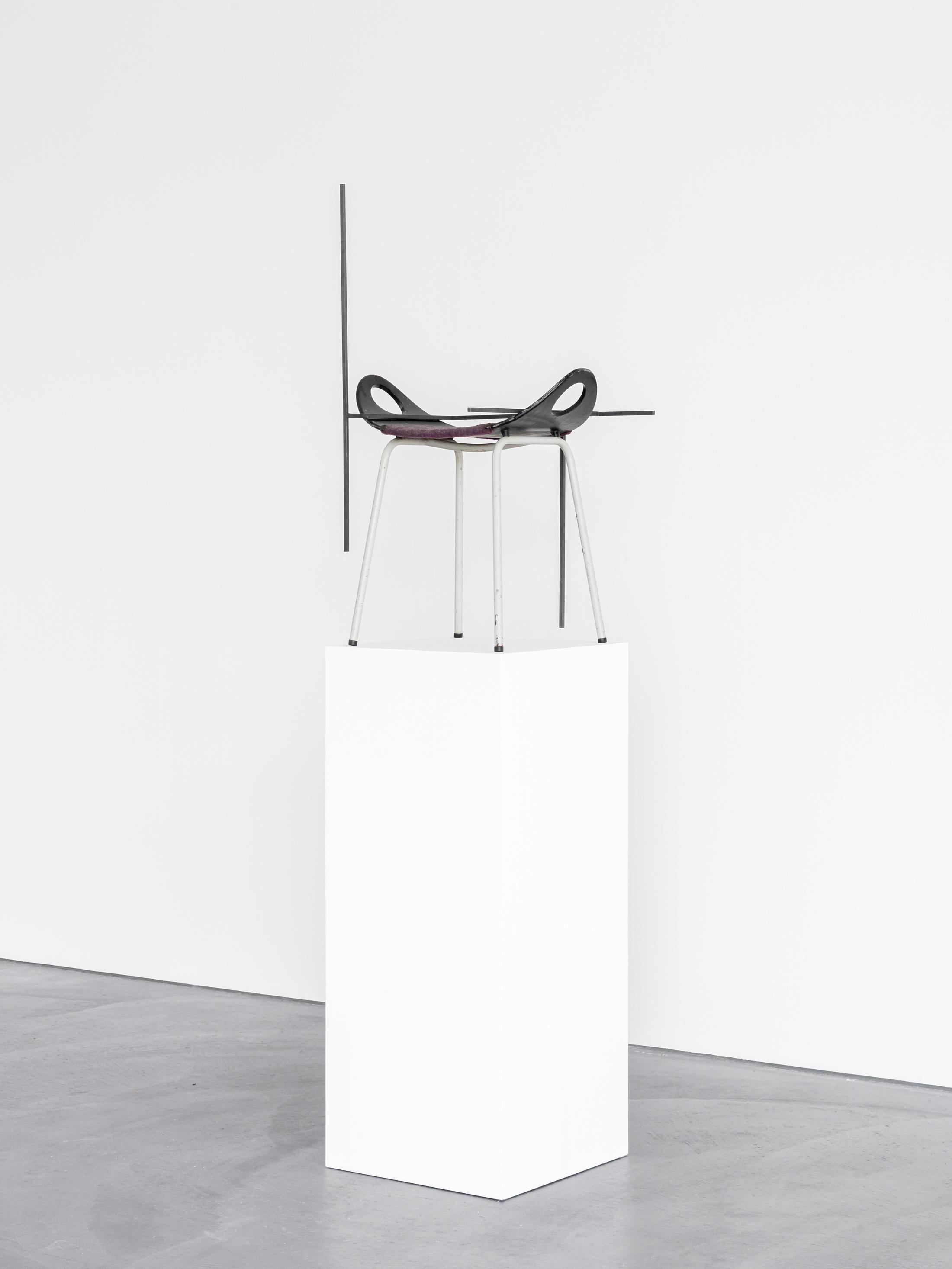 Exhibition View Florian Slotawa Soloshow «Customized Logistics; view on KS.047, 2010» at von Bartha, Basel, 2020 / Photo: Ben Koechlin / Courtesy: the artist and von Bartha