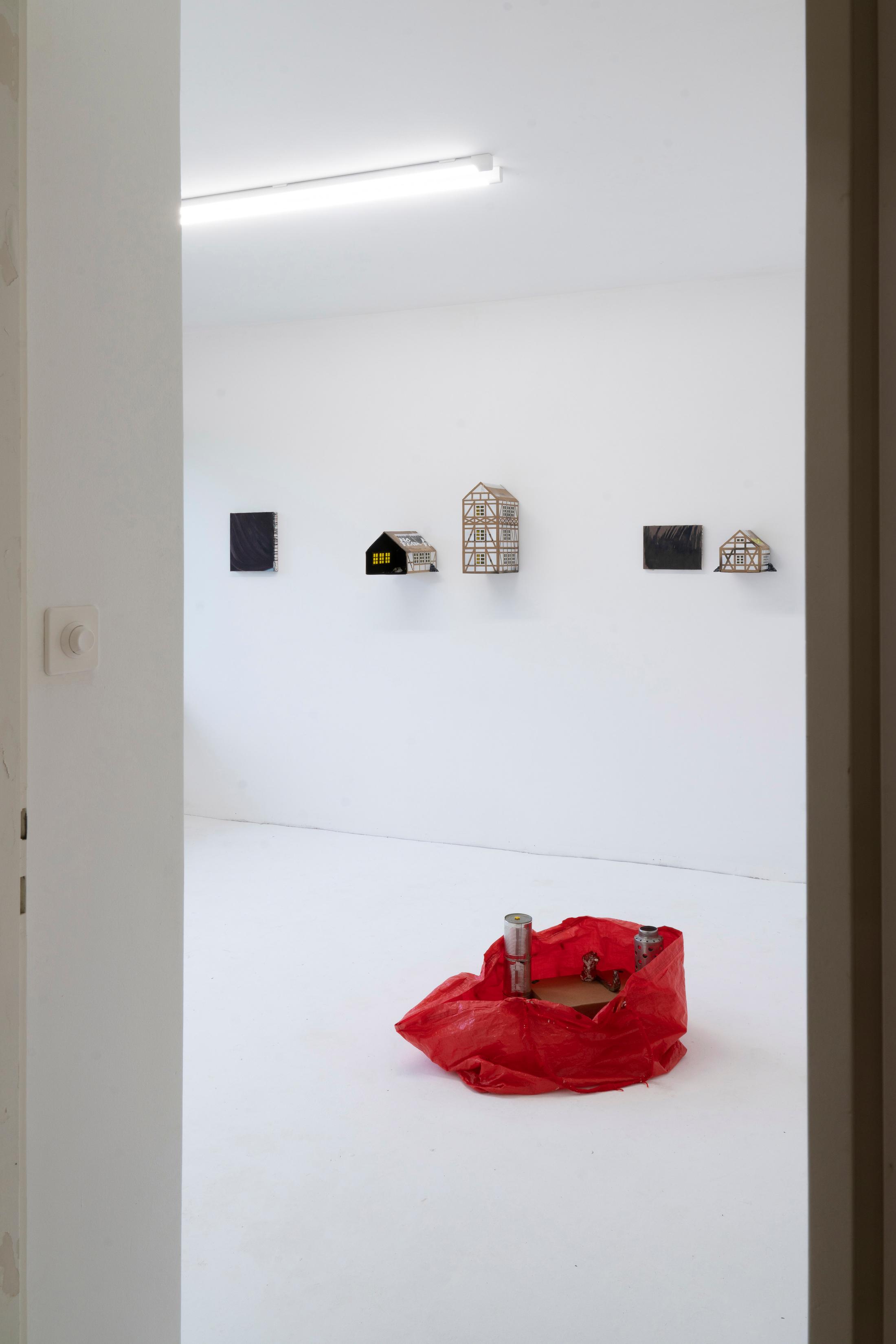 Exhibition View Group Show «four walls, shared beds» at Im Grafenhag, Winterthur, 2021 / Photo: Brigham Baker / Courtesy: the artists and Im Grafenhag