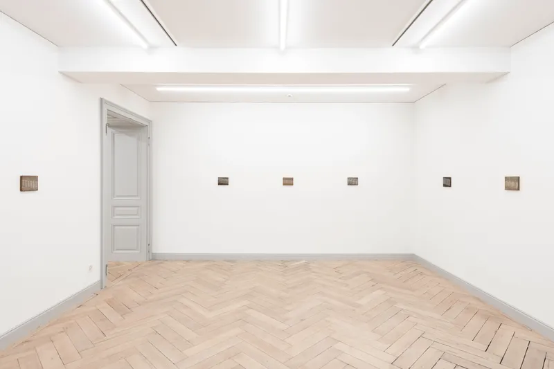 Exhibition View Francis Alÿs Solo Show «Border Barriers Topology» at Galerie Peter Kilchmann, Zurich, 2021 / Photo: Sebastian Schaub / Courtesy: the artist and Galerie Peter Kilchmann