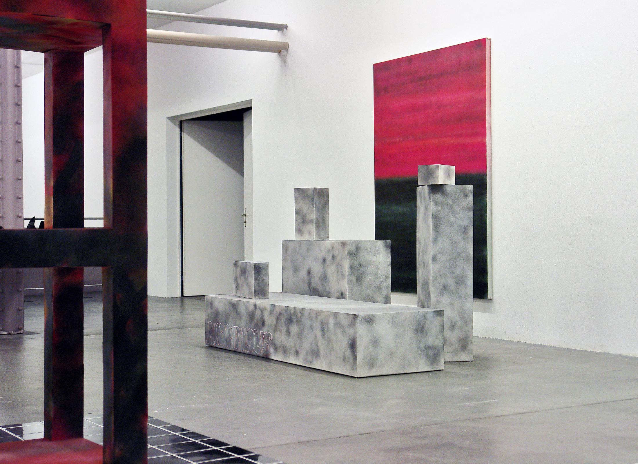 Installation View Jean-Claude Houlmann "Anomalous, 2018 (front); Untitled, 2018 (back)" at Vebikus Kunsthalle, Schaffhausen / Photo: Daniel Göttin / Courtesy: the artists