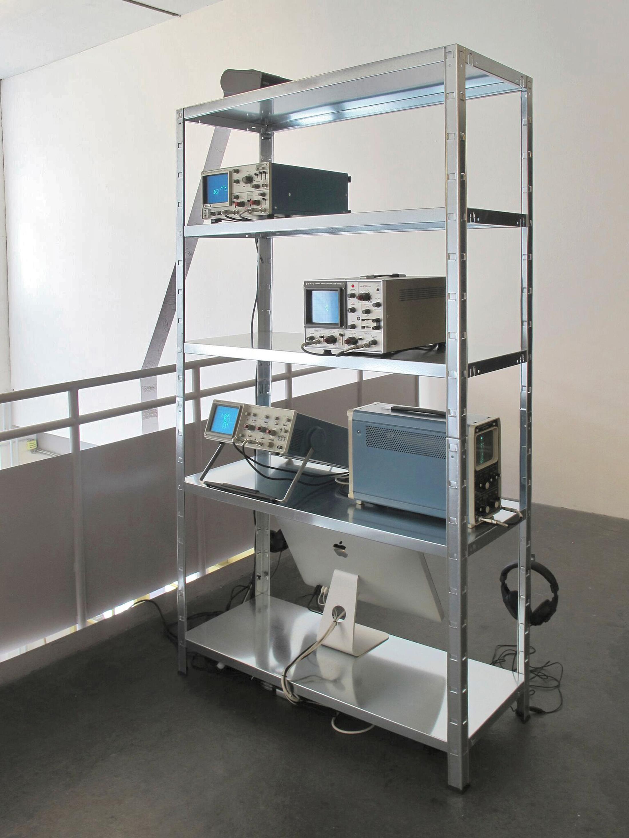 Installation View Ted Davis "OscillDraw_NotRecognized 02 (pencil, line, square, circle), 2018" at Vebikus Kunsthalle, Schaffhausen / Photo: Daniel Göttin / Courtesy: the artists