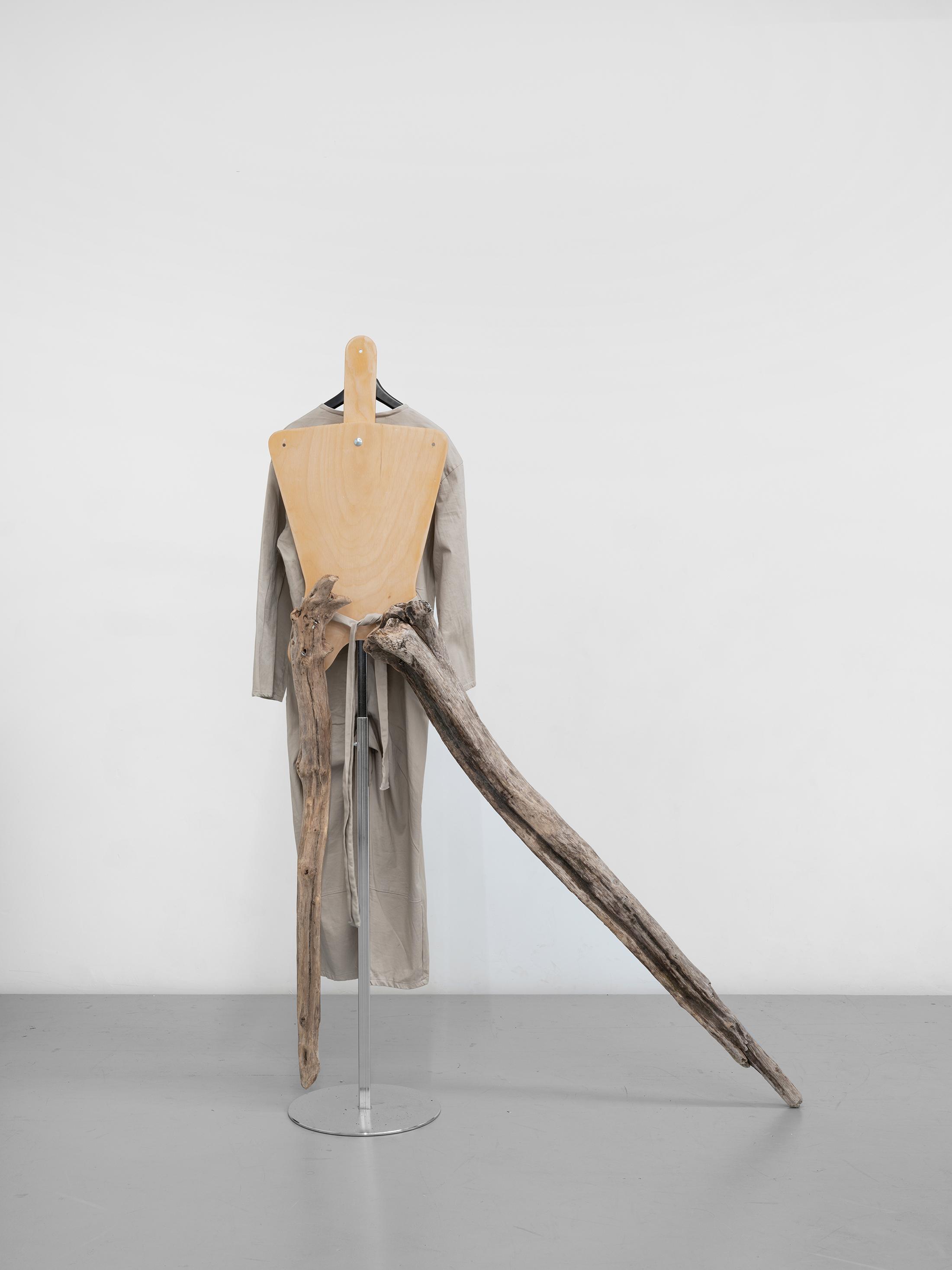 Exhibition View Garrett Nelson x Cathy Josefowitz Duo Show «Anacronica II: Lying on the Hip» at Arsenic, Lausanne, 2021 / Photo: Julien Gremaud / Courtesy: the artist and Arsenic