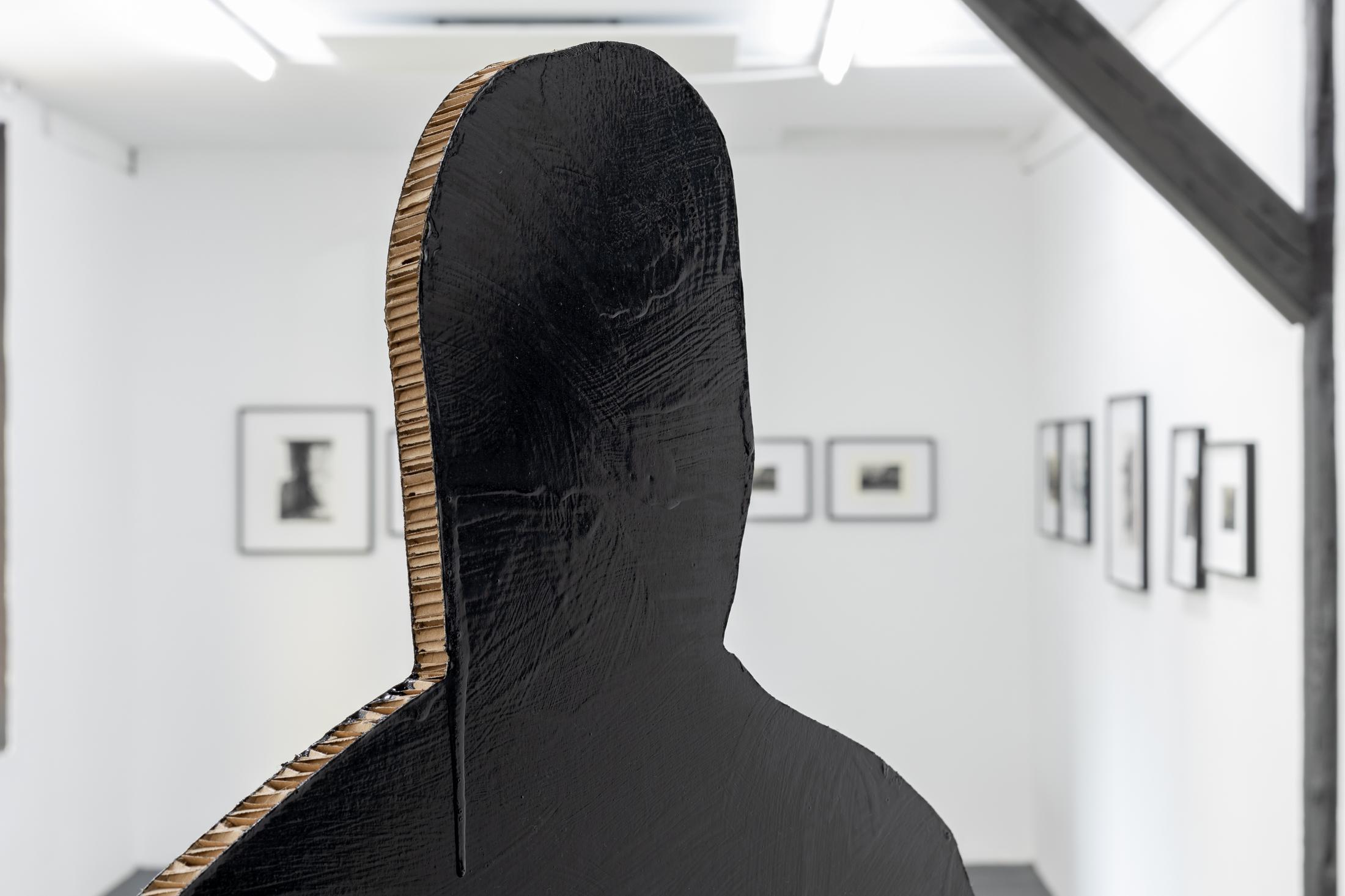 Exhibition View Group Show «Gazed and Confused; view on Deborah Joyce Holman, Untitled (for scale), 2021» at Last Tango, Zurich, 2022 / Photo: Kilian Bannwart / Courtesy: the artist and Last Tango