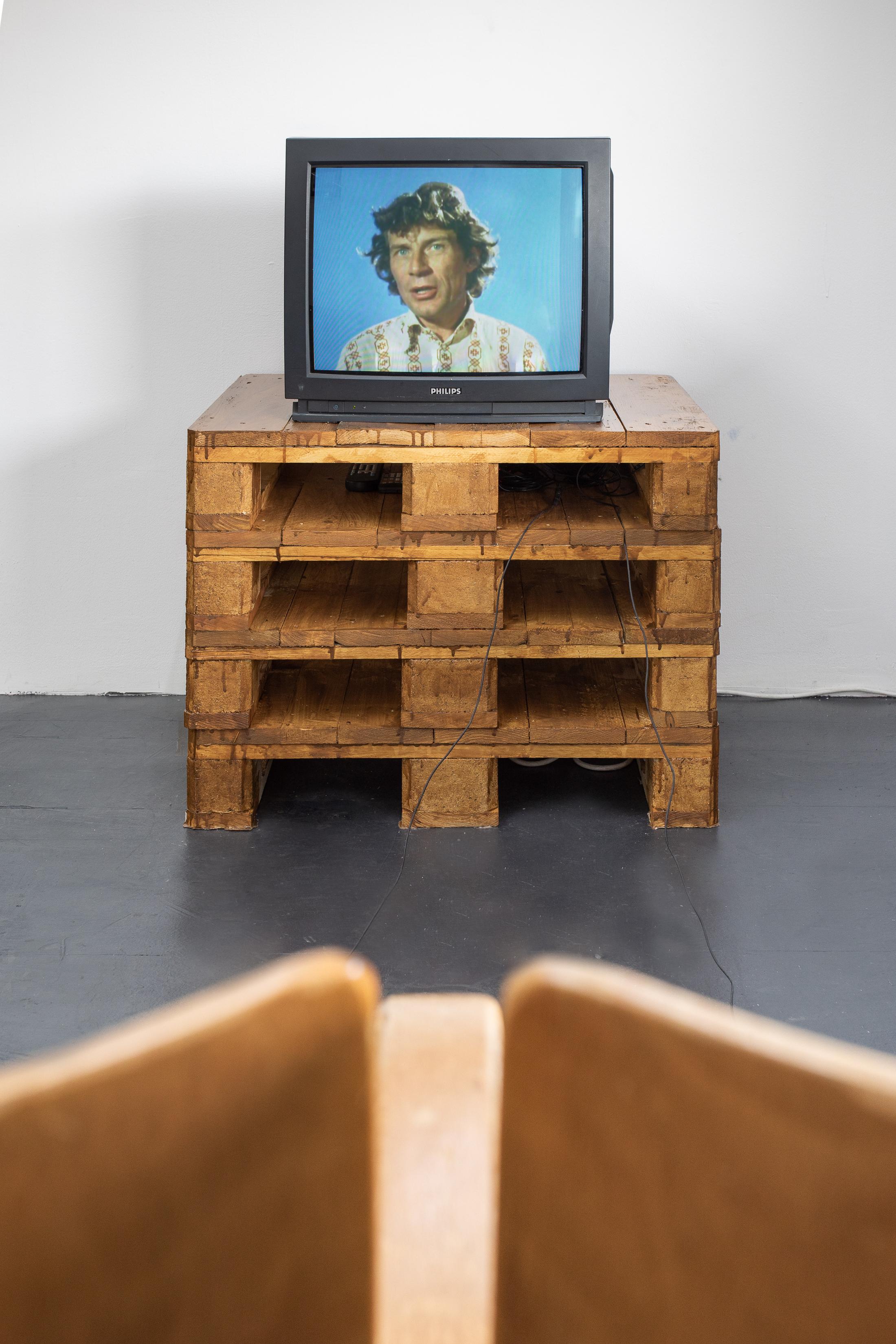 Exhibition View Group Show «Gazed and Confused; view on John Berger, Ways of Seeing (Episode 2, Women and Art, 1972)» at Last Tango, Zurich, 2022 / Photo: Kilian Bannwart / Courtesy: BBC