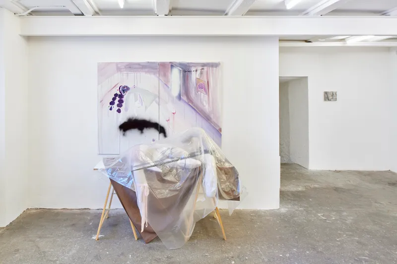 Exhibition View «Giggling Softly, Smiling Big; view on Loren Kagny, Comment tu vas vraiment ?, 2021, & Loren Kagny, trauma ghost, 2021» at WallStreet, Fribourg, 2021 / Photo: Guillaume Python / Courtesy: the artist and WallStreet