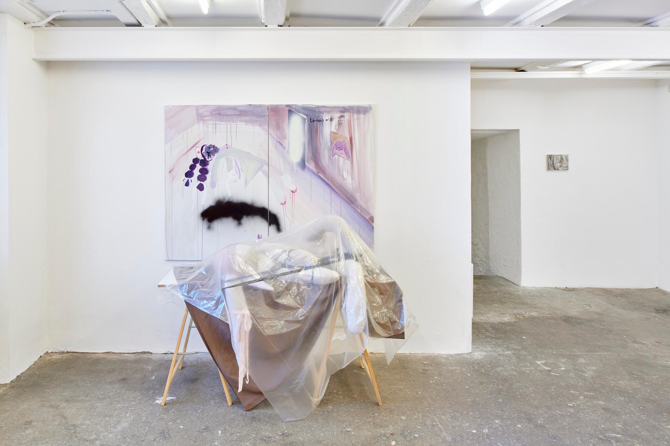 Exhibition View «Giggling Softly, Smiling Big; view on Loren Kagny, Comment tu vas vraiment ?, 2021, & Loren Kagny, trauma ghost, 2021» at WallStreet, Fribourg, 2021 / Photo: Guillaume Python / Courtesy: the artist and WallStreet