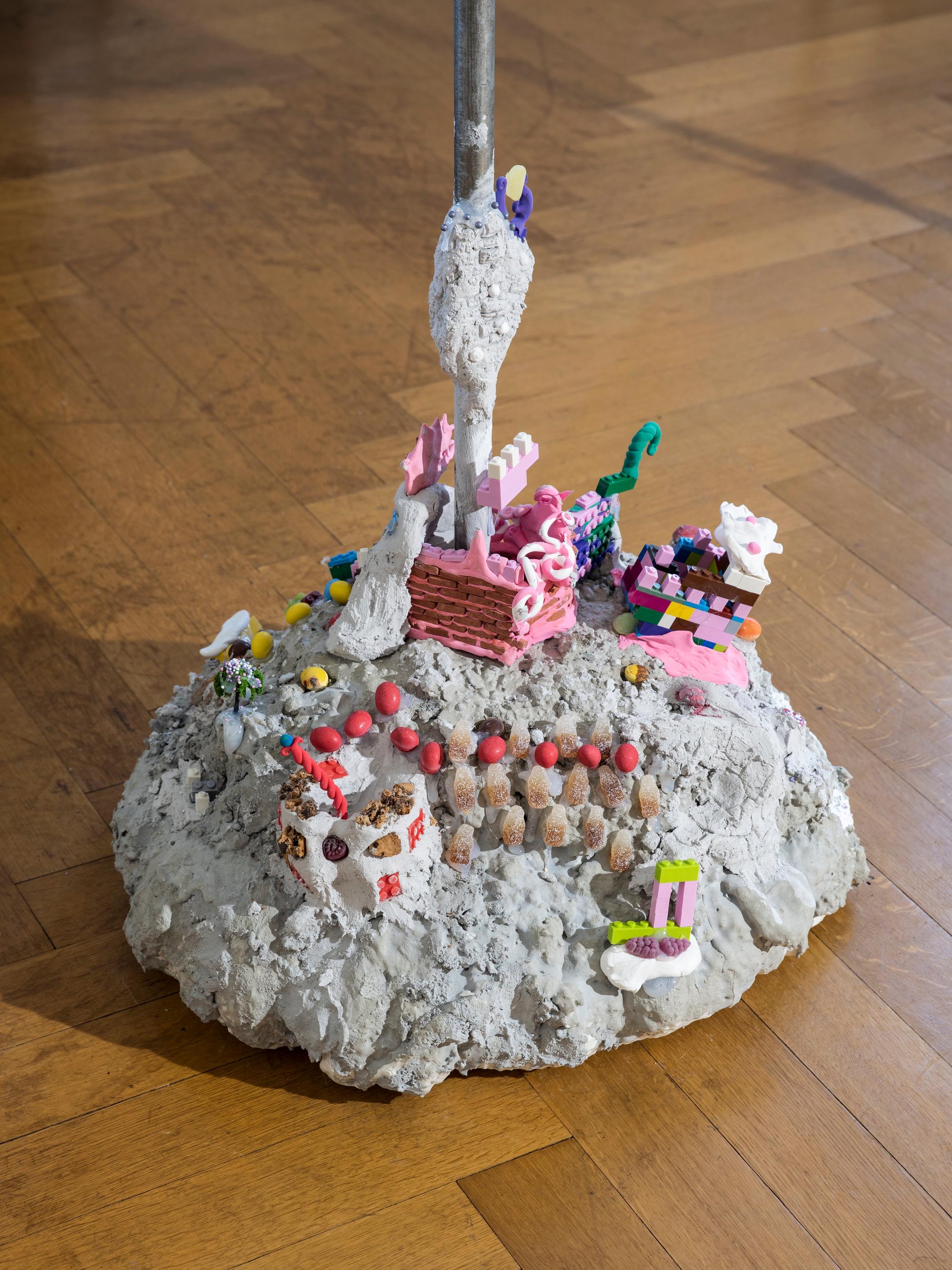 Exhibition View Giulia Essyad Soloshow «Chocolate Factory; view on Off-Colors, 2020 (detail)» at Cherish, Geneva, 2020 / Photo: James Bantone / Courtesy: the artist and Cherish