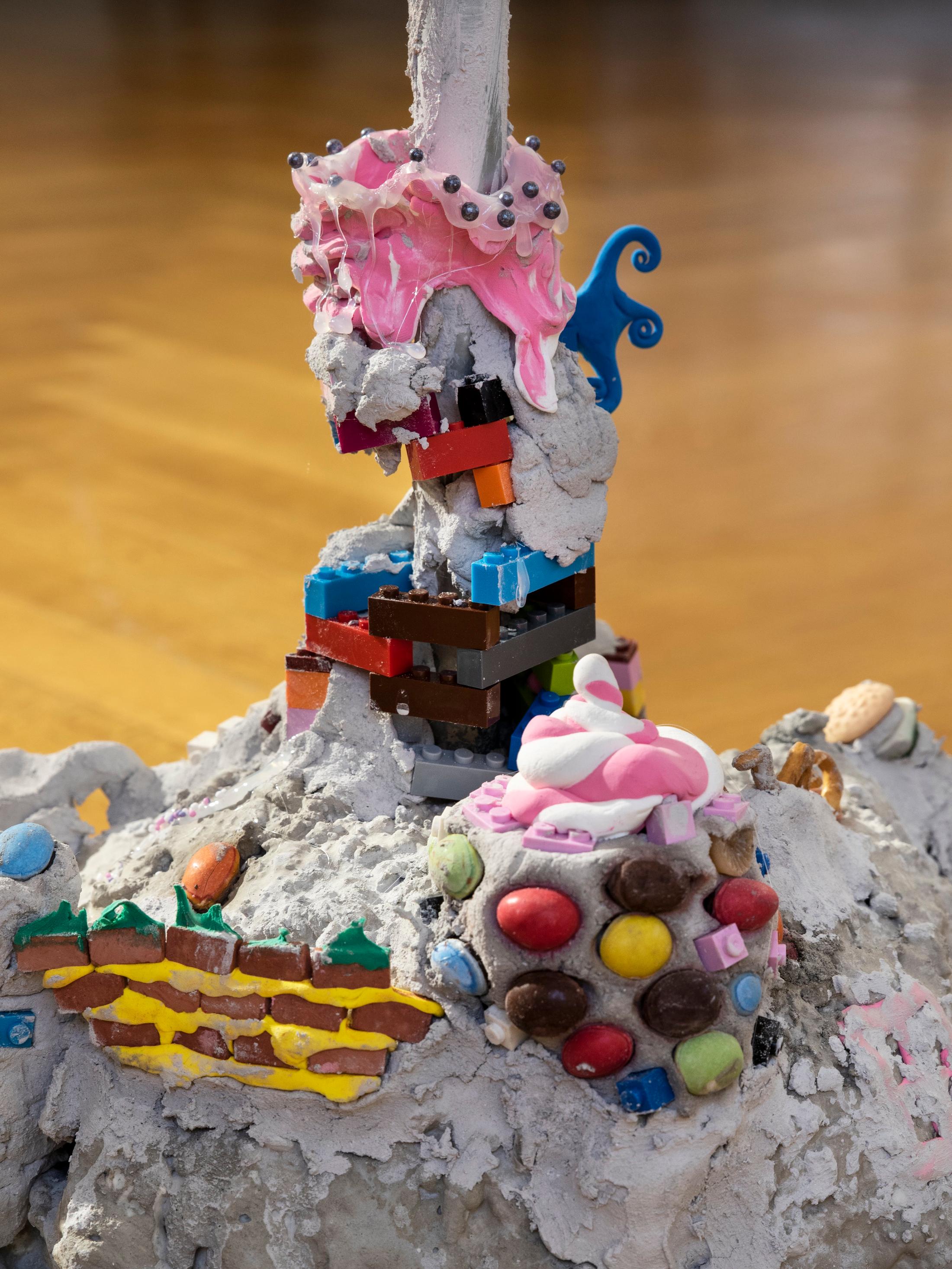 Exhibition View Giulia Essyad Soloshow «Chocolate Factory; view on Off-Colors, 2020 (detail)» at Cherish, Geneva, 2020 / Photo: James Bantone / Courtesy: the artist and Cherish