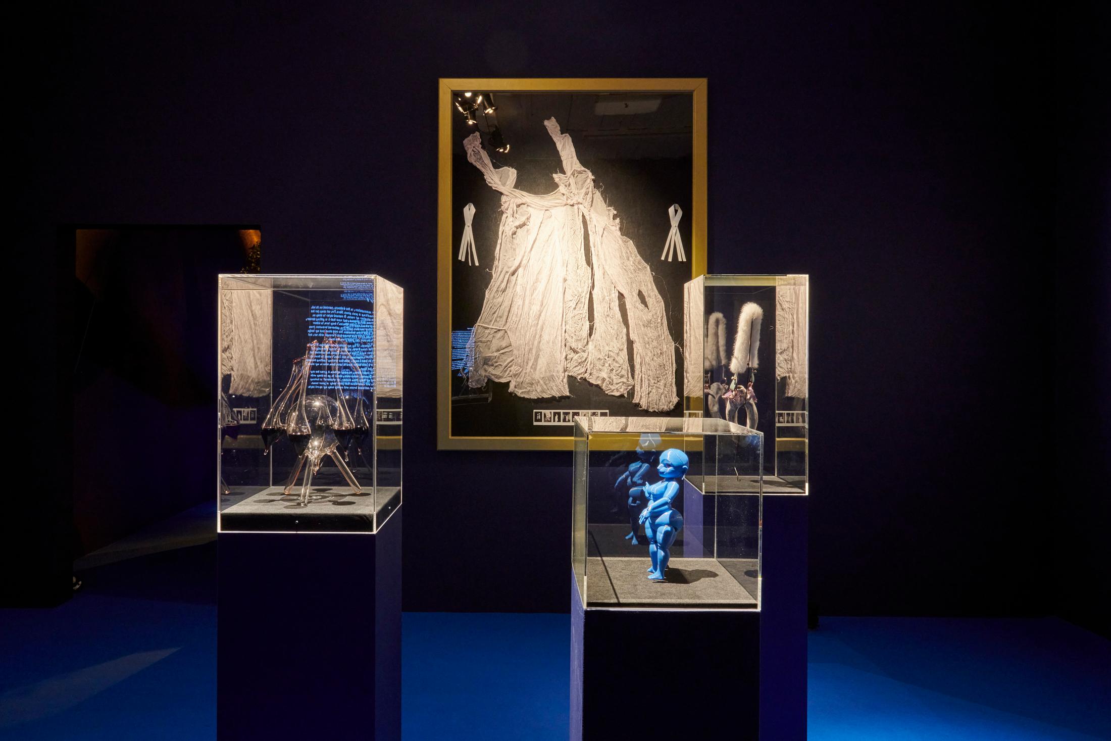 Exhibition View Giulia Essyad Solo Show «A Selene Blues» at Fri Art, Fribourg, 2020 / Photo: Guillaume Python / Courtesy: the artist and Fri Art Kunsthalle