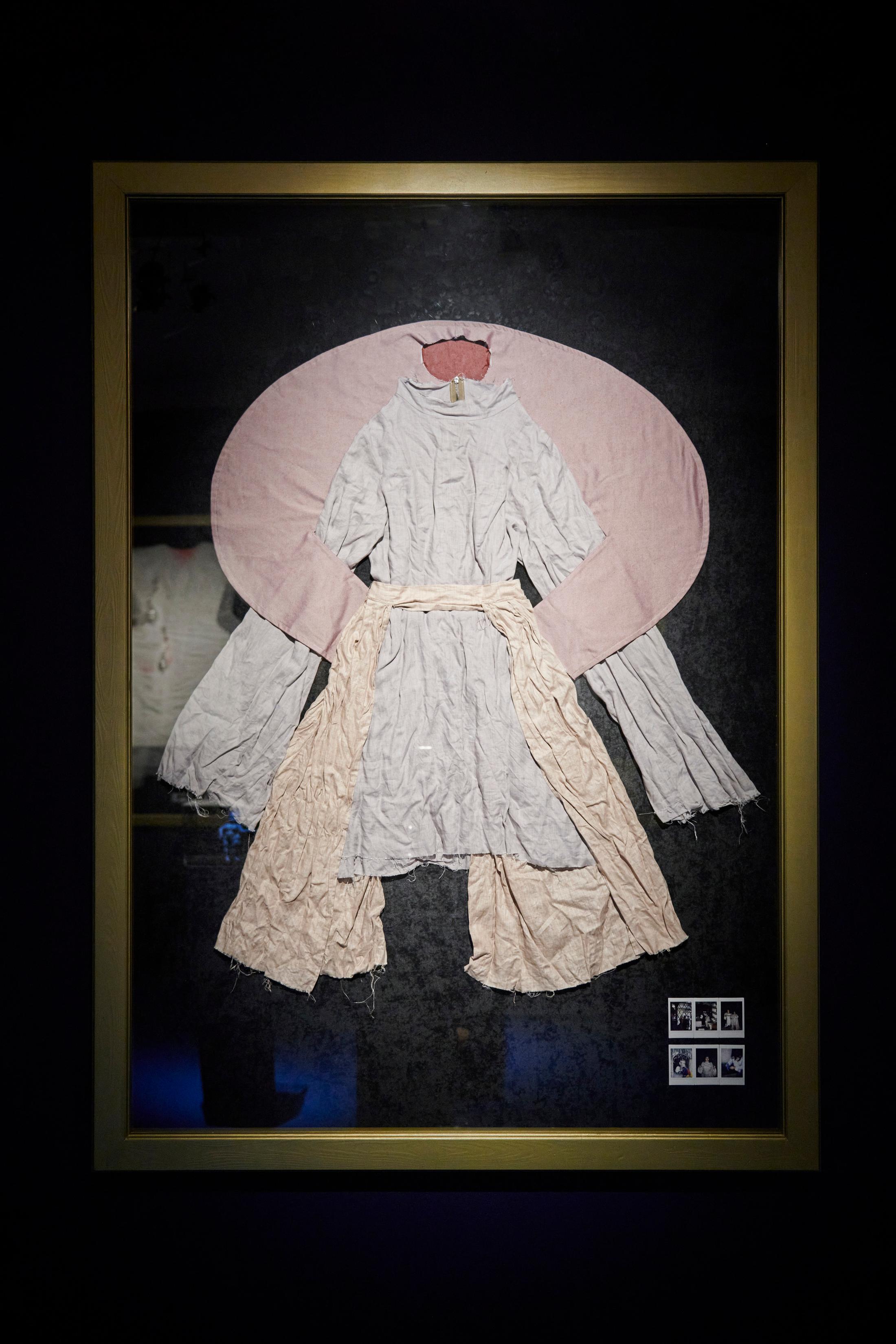 Exhibition View Giulia Essyad Solo Show «A Selene Blues; view on Giulia Essyad, Naria costume created by Loren Kagny for Giulia Essyad, 2020» at Fri Art, Fribourg, 2020 / Photo: Guillaume Python / Courtesy: the artist and Fri Art Kunsthalle