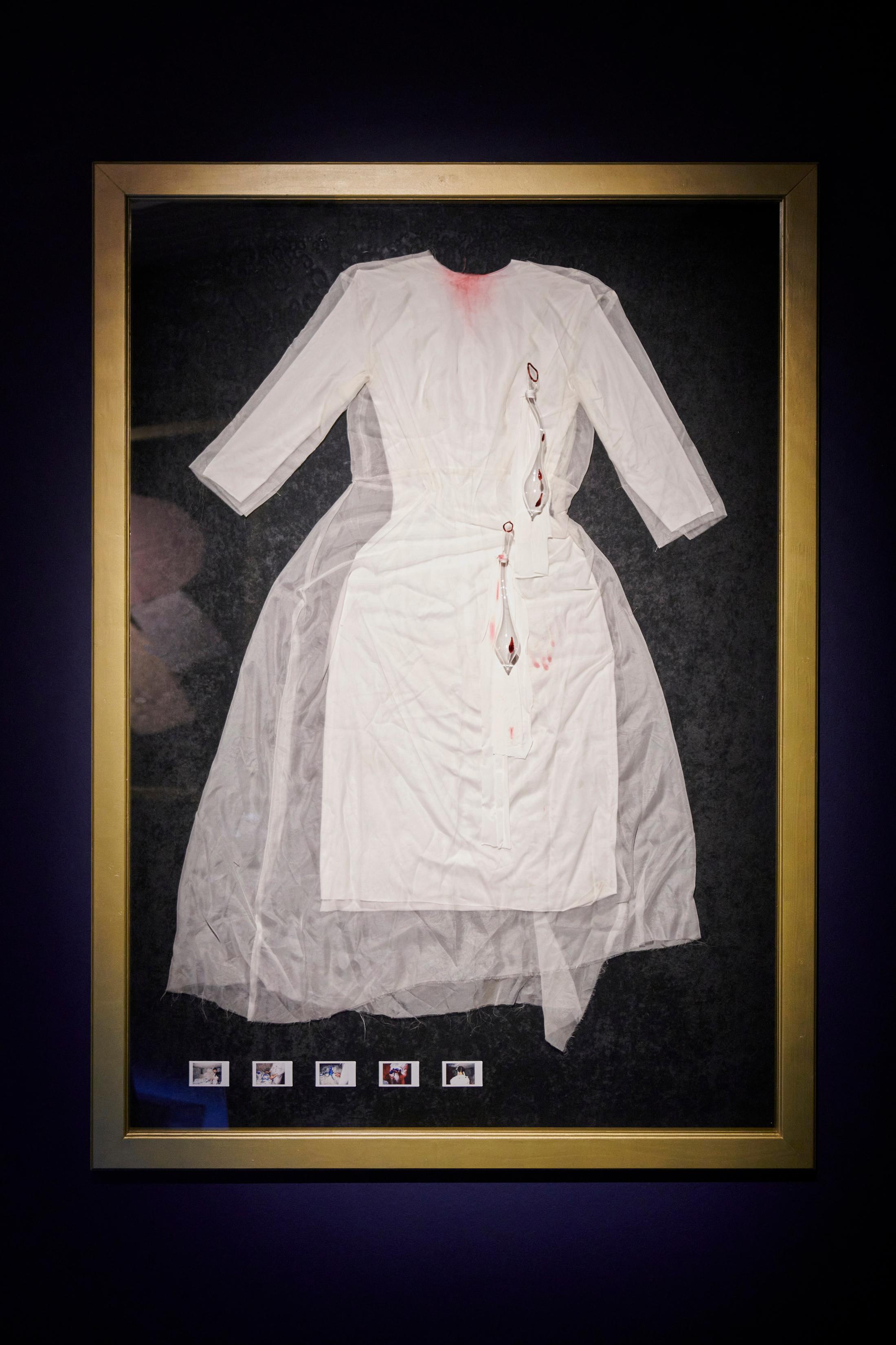 Exhibition View Giulia Essyad Solo Show «A Selene Blues; view on Giulia Essyad, Loren costume created by Loren Kagny for herself, 2020» at Fri Art, Fribourg, 2020 / Photo: Guillaume Python / Courtesy: the artist and Fri Art Kunsthalle