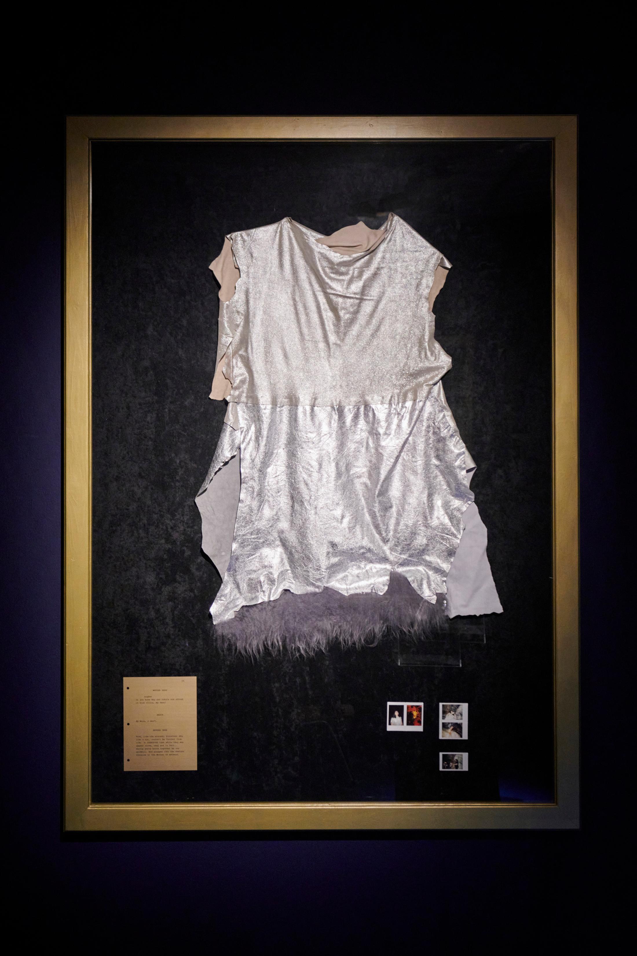 Exhibition View Giulia Essyad Solo Show «A Selene Blues; view on Giulia Essyad, Ser costume created by Loren Kagny for Ser Serpas, 2020» at Fri Art, Fribourg, 2020 / Photo: Guillaume Python / Courtesy: the artist and Fri Art Kunsthalle