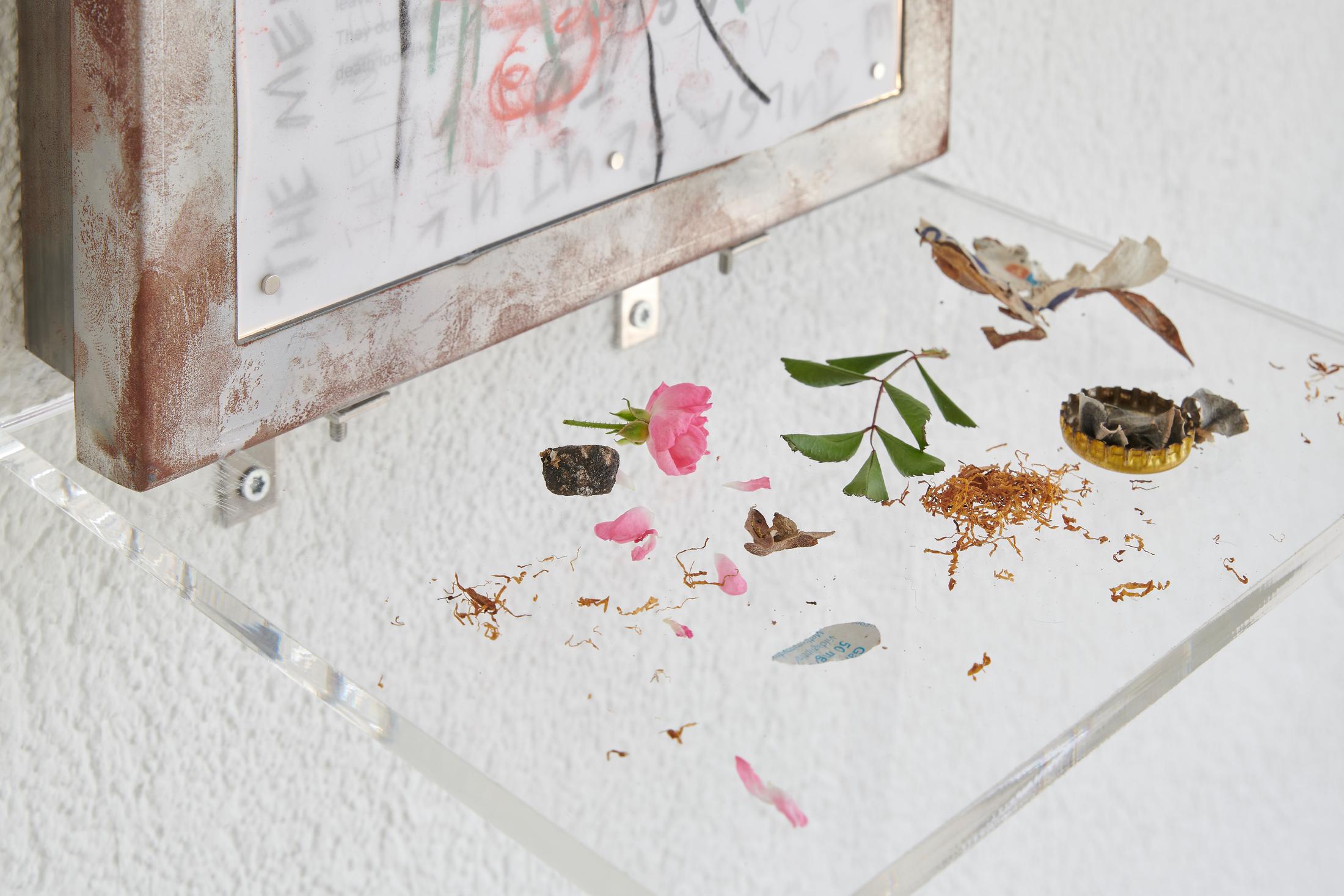 Exhibition View Group Show «Glitching Code» at one gee in fog, Geneva, 2022 / Photo: Alizée Quinche / Courtesy: the artists and one gee in fog