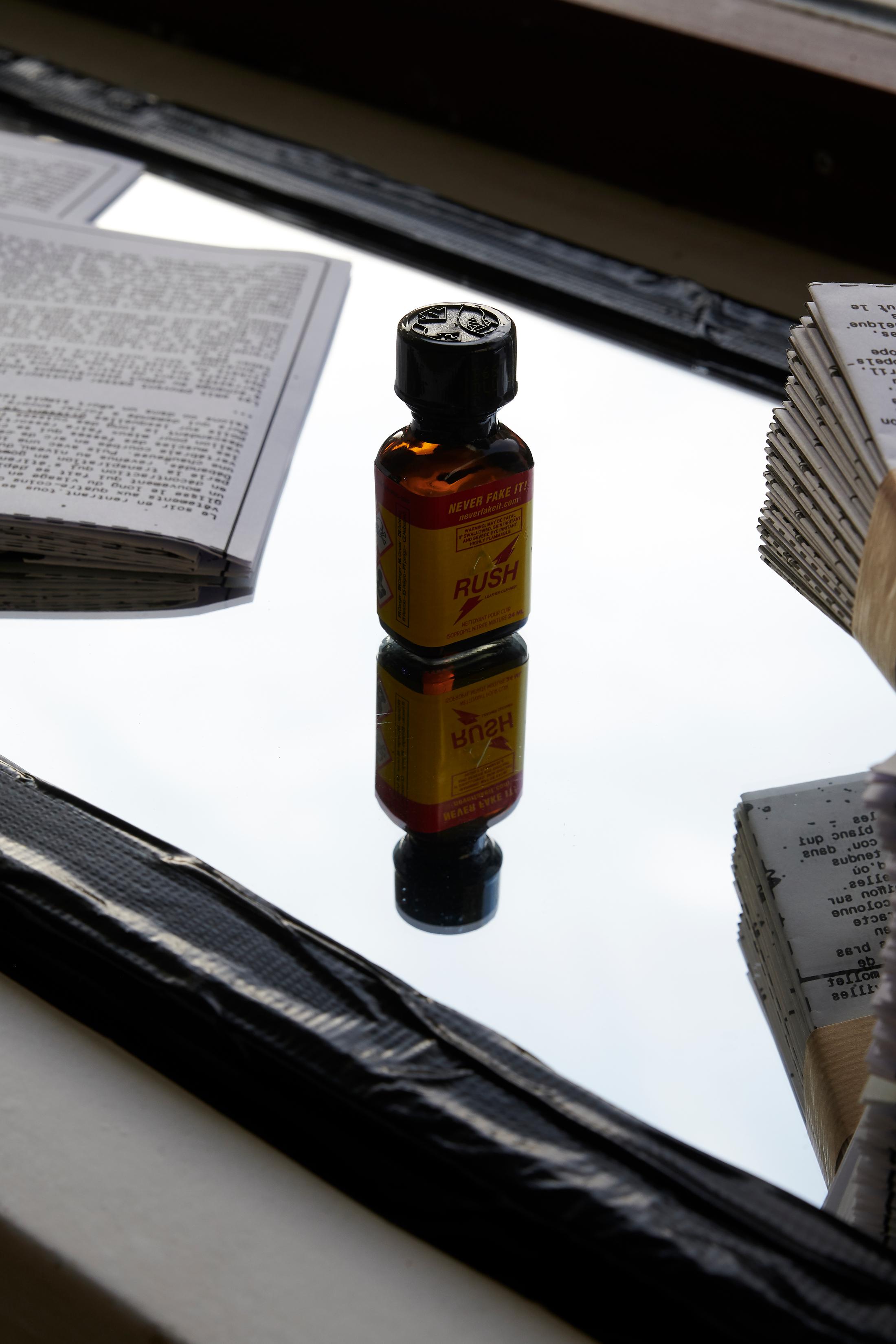 Exhibition View Group Show «Glitching Code» at one gee in fog, Geneva, 2022 / Photo: Alizée Quinche / Courtesy: the artists and one gee in fog