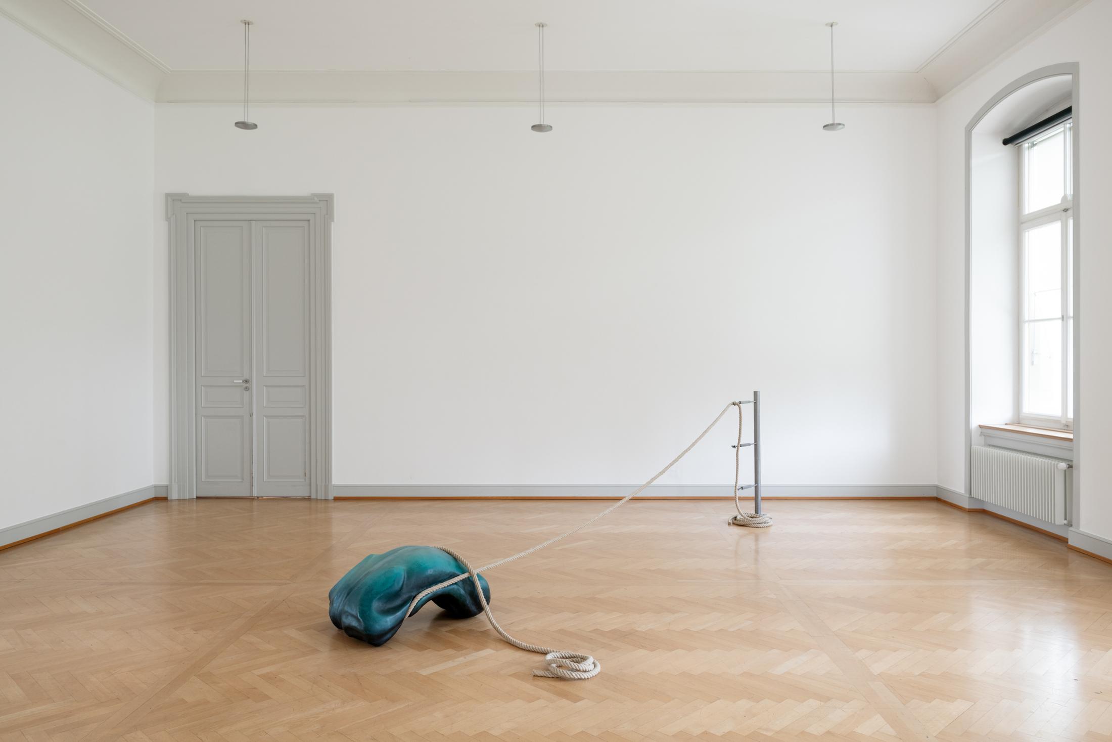 Exhibition View Grace Schwindt Solo Show «Defiant Bodies; view on Grace Schwindt, Remembered Position, 2022» at Kunstmuseum St. Gallen, St. Gallen, 2022-2023 / Photo: Sebastian Stadler / Courtesy: the artist and Zeno X Gallery, Antwerp