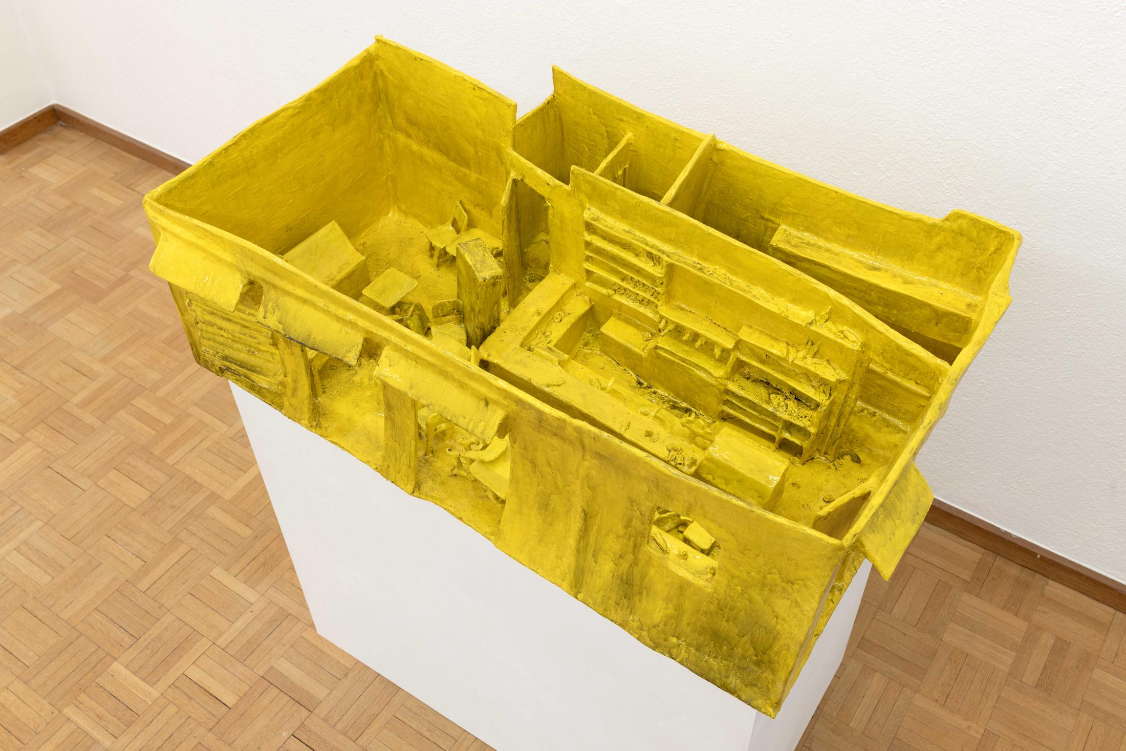 Exhibition View Group Show «Grand Miniature; view on Stefania Carlotti, I want a reckless life, 2020, Papiermache, 30 x 46 x 81 cm» at Sentiment, Zurich, 2020 / Courtesy: the artist and Sentiment