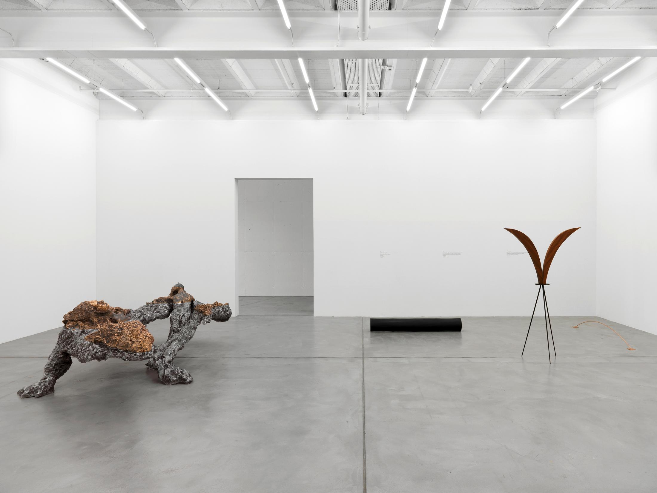 Installation View "Group Show" at Galerie Eva Presenhuber / Photo: Stefan Altenburger, Courtesy: Galerie Eva Presenhuber, Zurich / New York