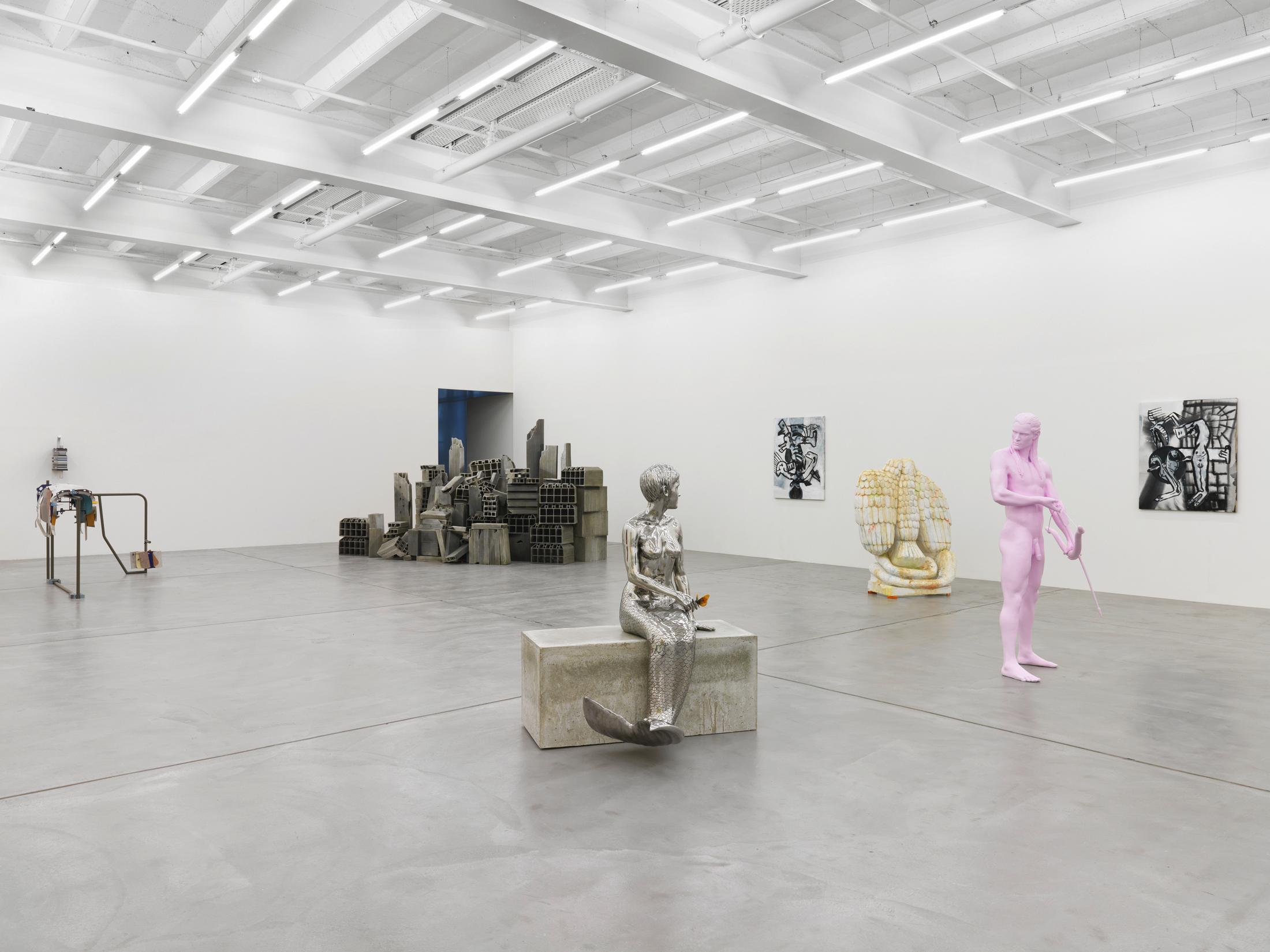 Installation View "Group Show" at Galerie Eva Presenhuber / Photo: Stefan Altenburger, Courtesy: Galerie Eva Presenhuber, Zurich / New York