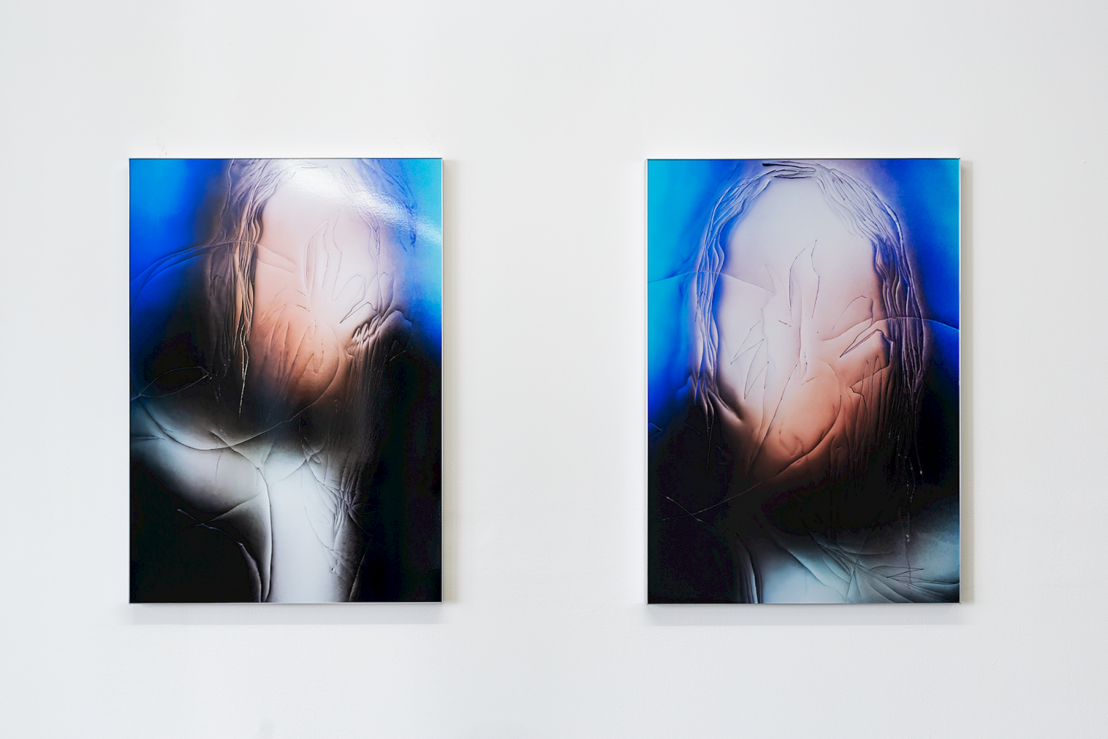 Installation View Groupshow «Double Take / view on Manon Wertenbroek, Portrait left, wet hair & Portrait left, wet hair, both 2018» at Last Tango Zurich, 2018 / Photography: Kilian Bannwart / Courtesy: the artists and Last Tango