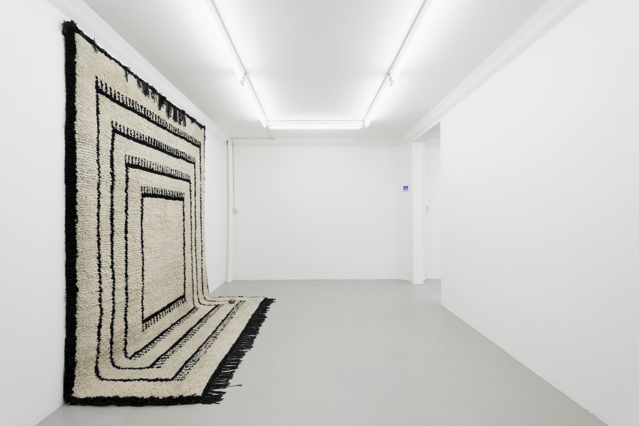 Exhibition View Groupshow «Hunter Of Worlds / view on Josep Maynou, 5 Carpets (2018); Niels Trannois, La Mue (Singe est nu), (2017-18)» at SALTS, Birsfelden / Photo: Gunnar Meier / Courtesy: the artist and SALTS