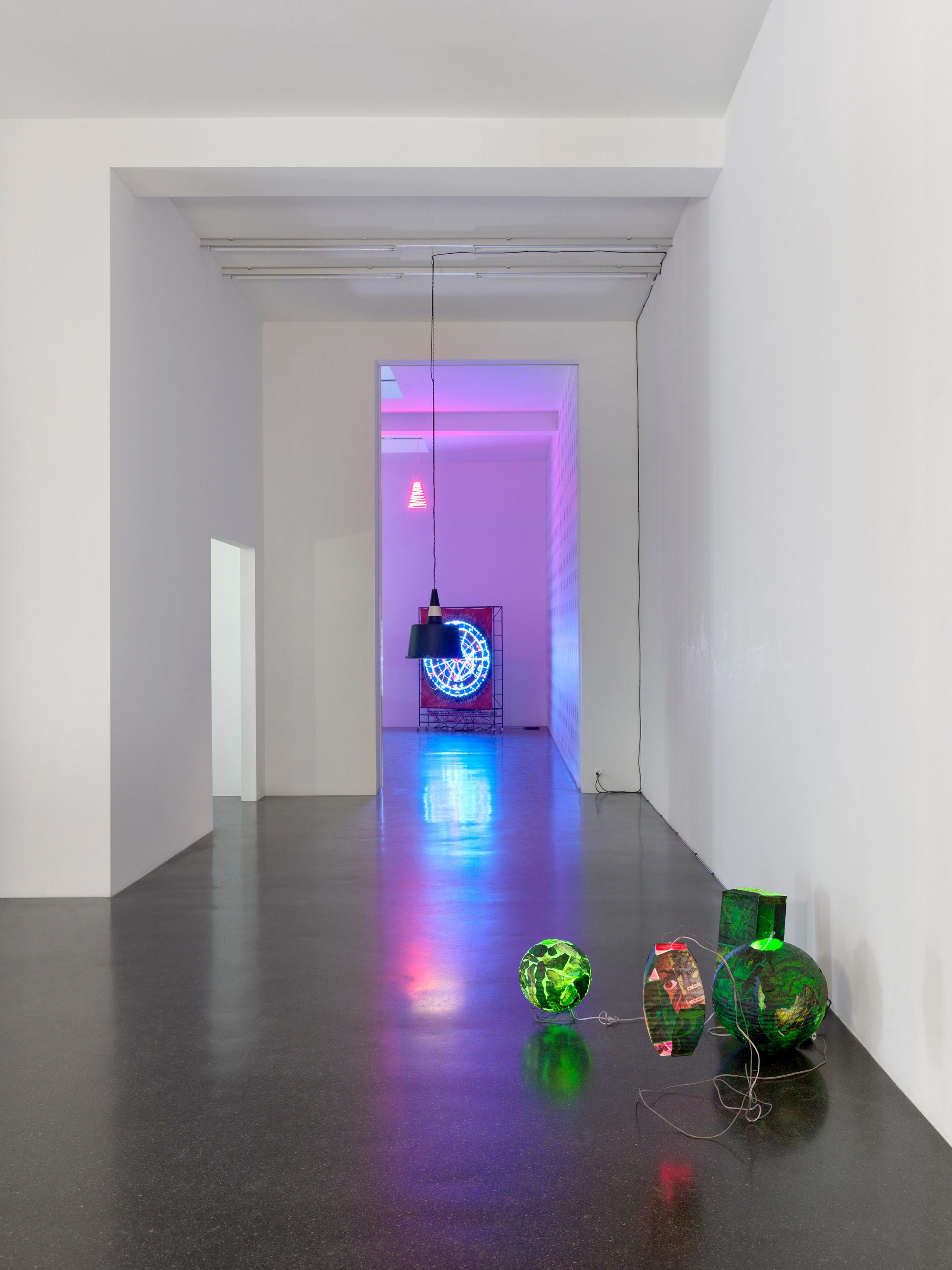 Exhibition View Groupshow «Lampen» at Galerie Francesca Pia, Zurich, 2018 / Photo: Annik Wetter / Courtesy: the artists and Galerie Francesca Pia