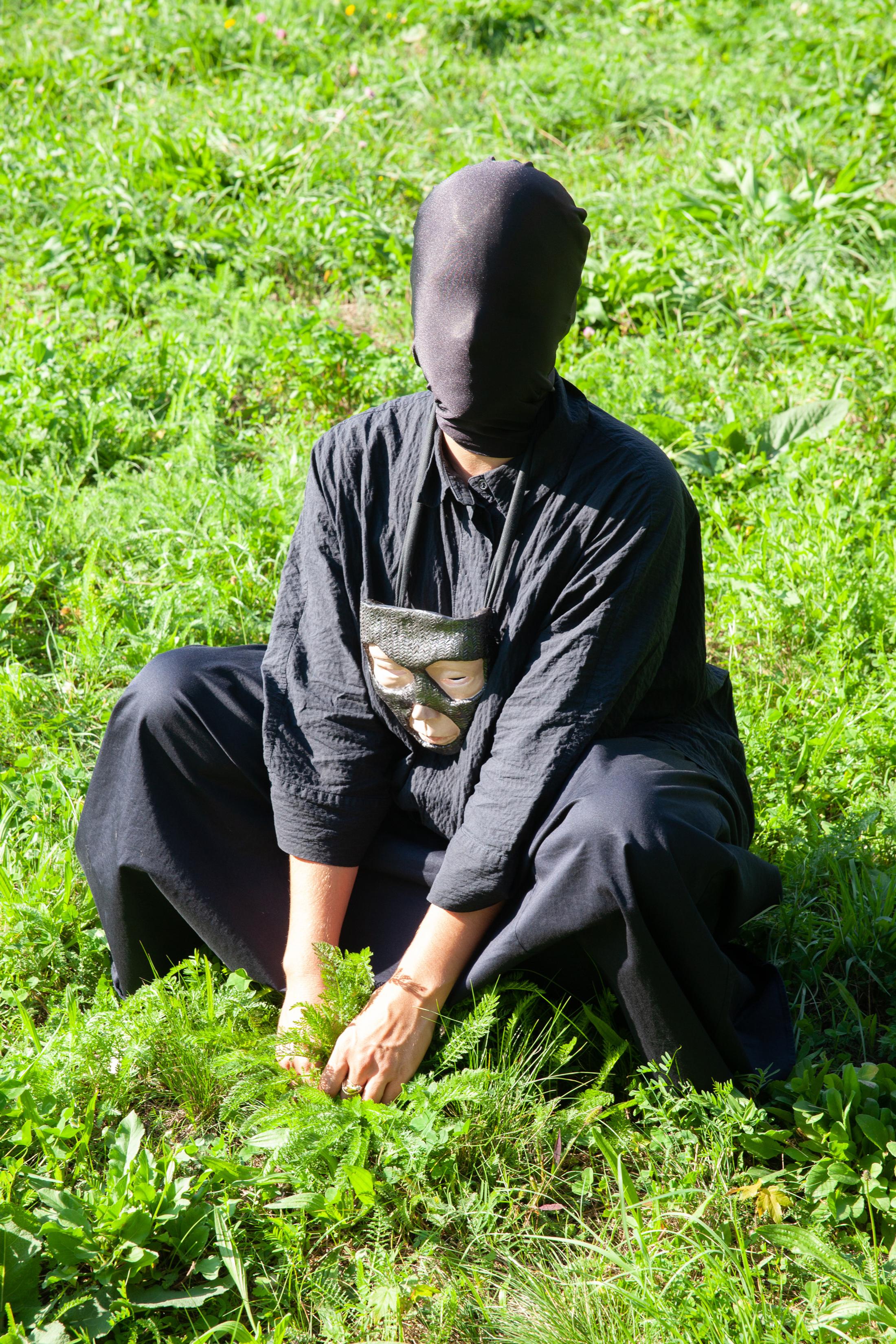 Exhibition View Groupshow «Modern Nature – an hommage to Derek Jarman; view on Julie Monot, Invoke to Evoke (2019)» at La Becque, La Tour-de-Peilz, 2019 / Photo: © Diana Martin / Courtesy: the artist and La Becque