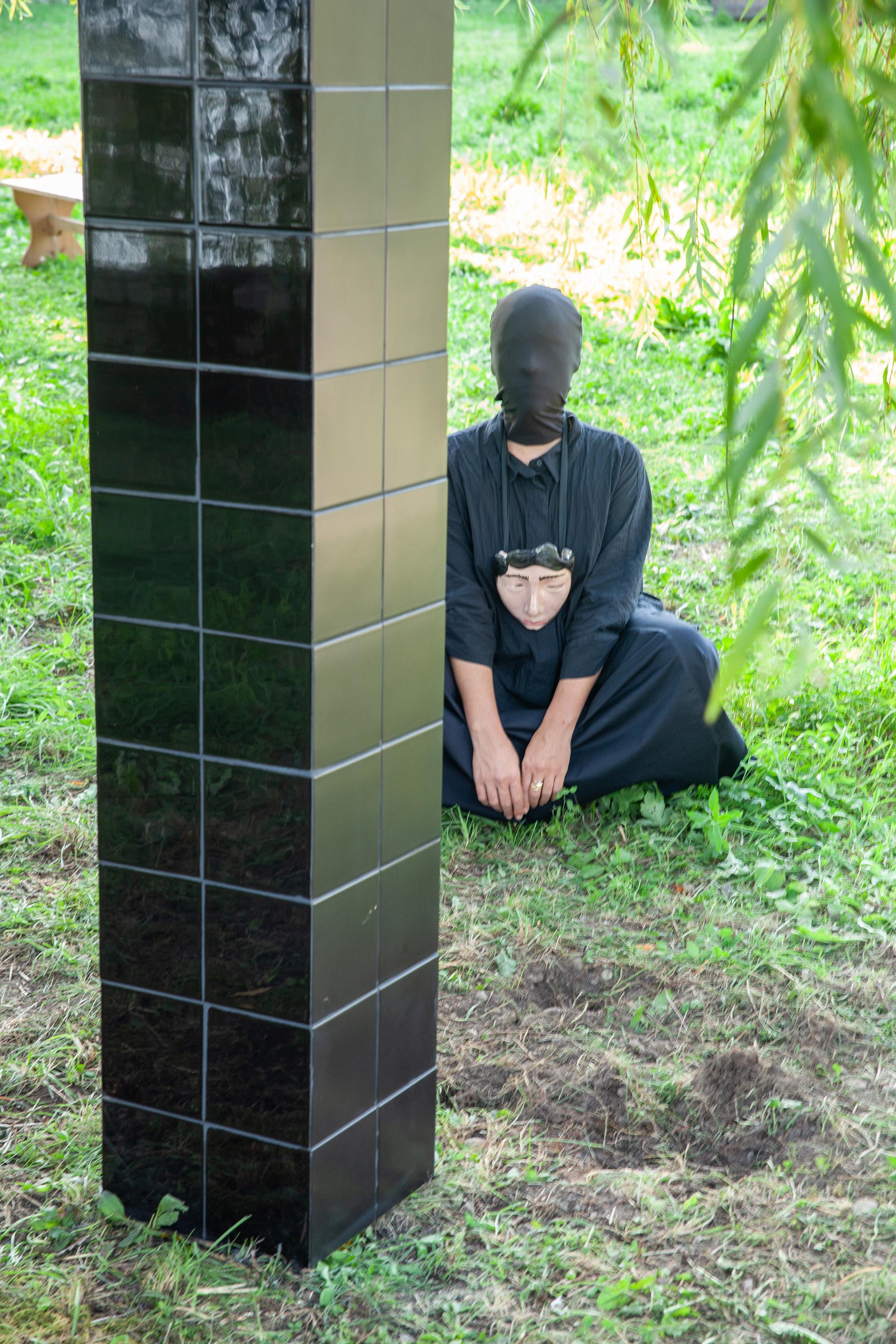 Exhibition View Groupshow «Modern Nature – an hommage to Derek Jarman; view on Julie Monot, Invoke to Evoke (2019)» at La Becque, La Tour-de-Peilz, 2019 / Photo: © Diana Martin / Courtesy: the artist and La Becque