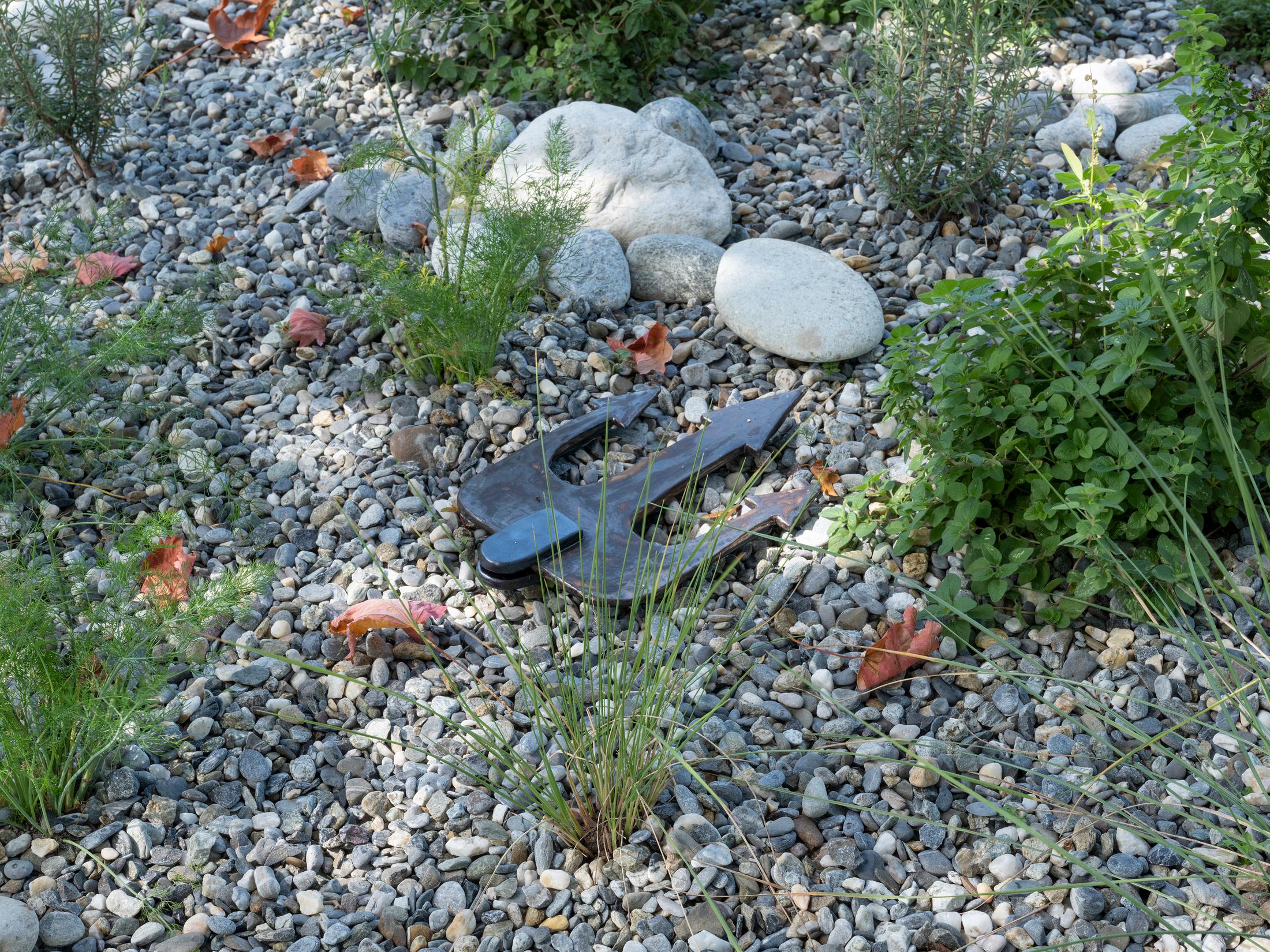 Exhibition View Groupshow «Modern Nature – an hommage to Derek Jarman; view on Julie Monot, Invoke to Evoke (2019)» at La Becque, La Tour-de-Peilz, 2019 / Photo: © Diana Martin / Courtesy: the artist and La Becque