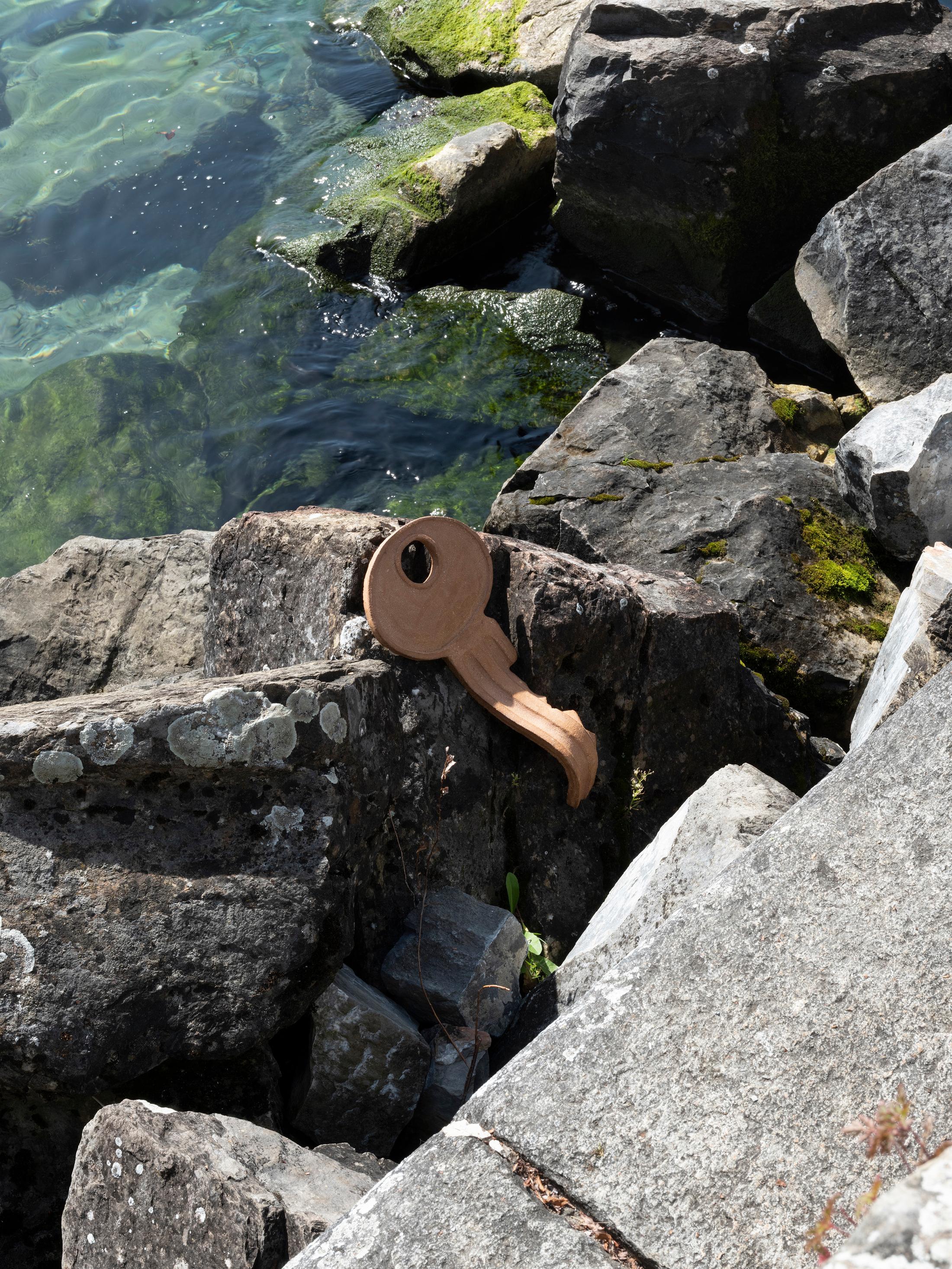 Exhibition View Groupshow «Modern Nature – an hommage to Derek Jarman; view on Adrien Chevalley, Clés Perdues (2019)» at La Becque, La Tour-de-Peilz, 2019 / Photo: © Julien Gremaud / Courtesy: the artist and La Becque